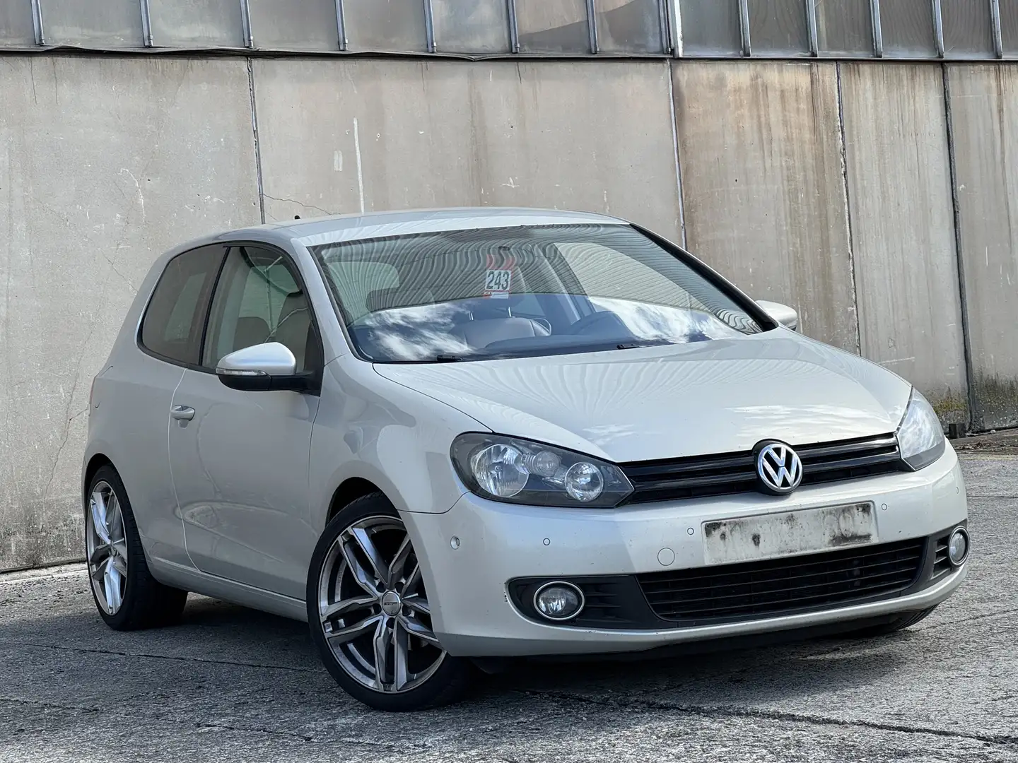 Volkswagen Golf 1.6 CR TDi/FULLOPTIONS/ETAT SHOW-ROOM/1PROP CARNET Gris - 2