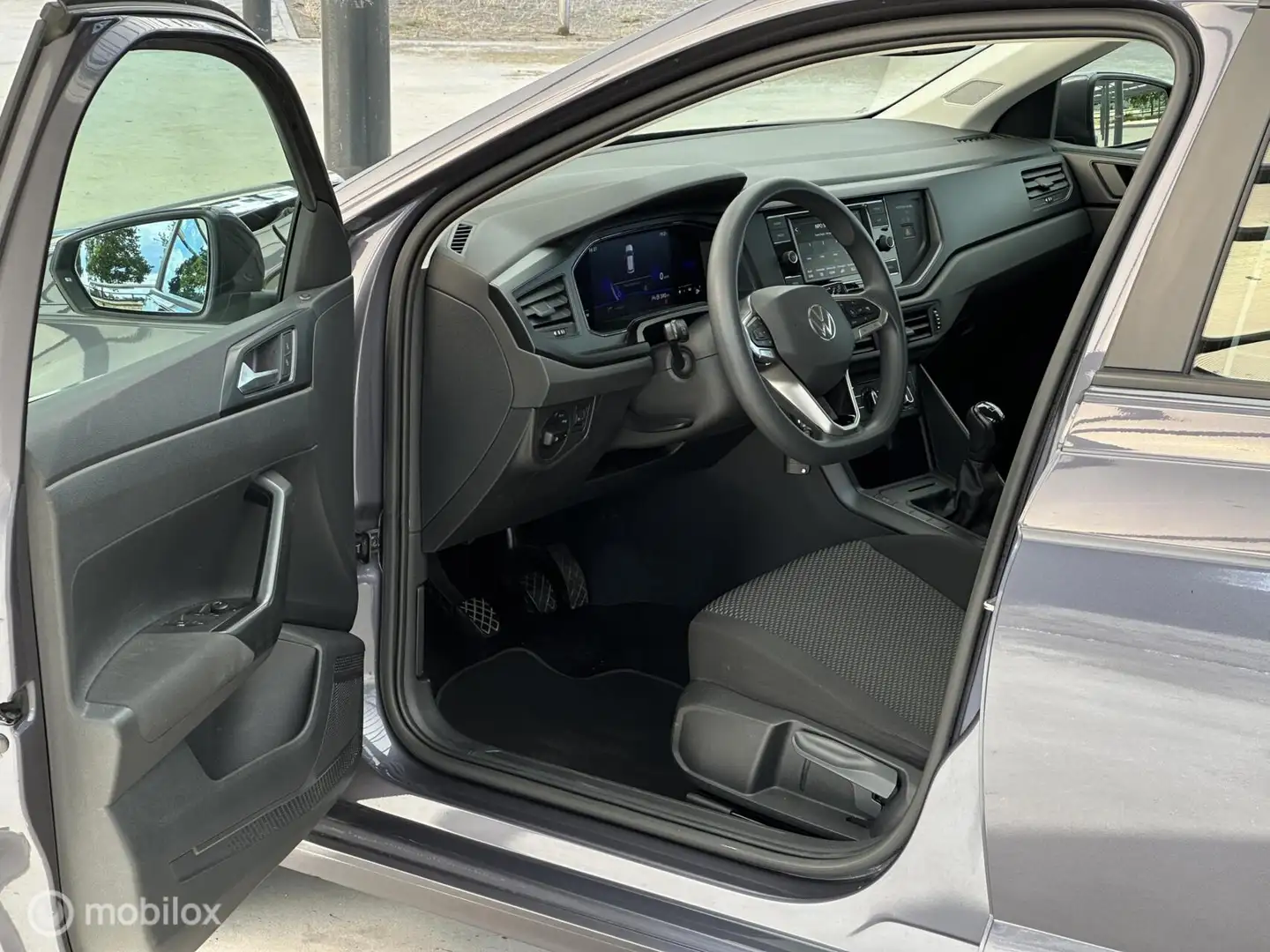 Volkswagen Polo 1.0 MPI BTW./CARPLAY/TREKHAAK/LED.KOPLAMPEN Grau - 2