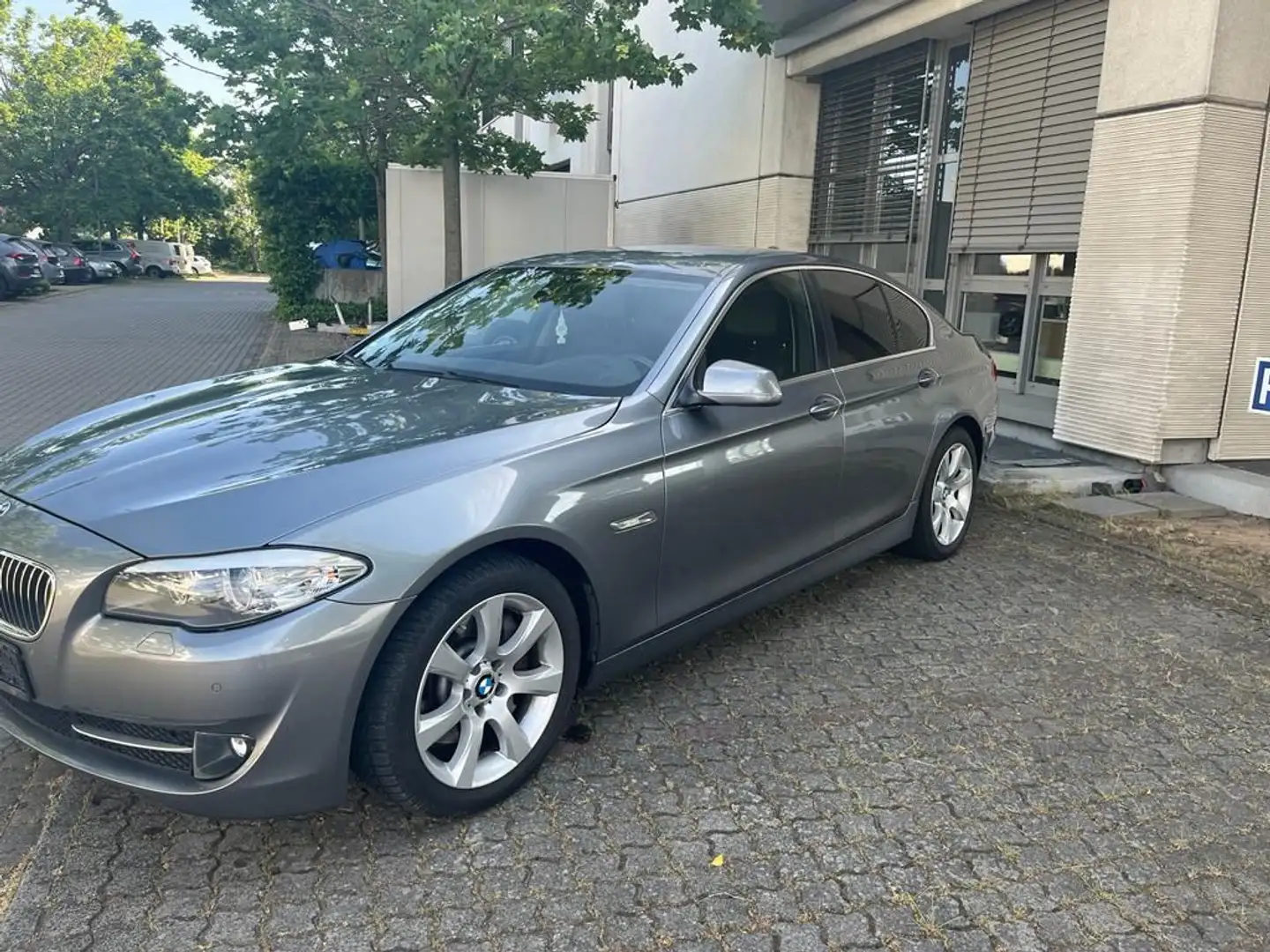 BMW 528 i*Leder*Automatik*M-Lenkrad*Sportsitze*R-Kam* Gris - 1