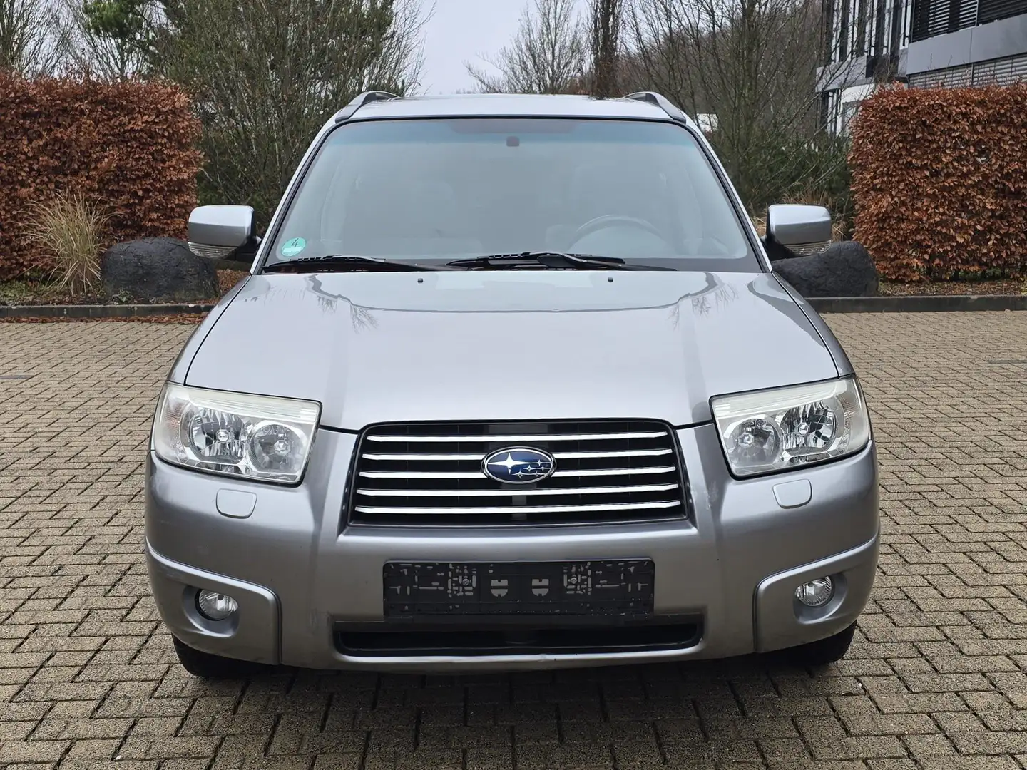 Subaru Forester Forester 2.0X, Tüv Zahnr. Neu, AHk,LPG,Pano,Kli Grau - 2