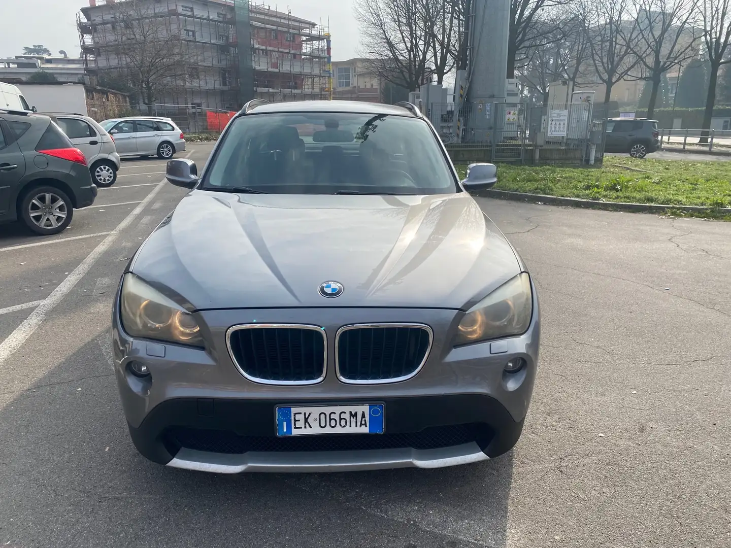 BMW X1 xdrive28iA Eletta Grijs - 2
