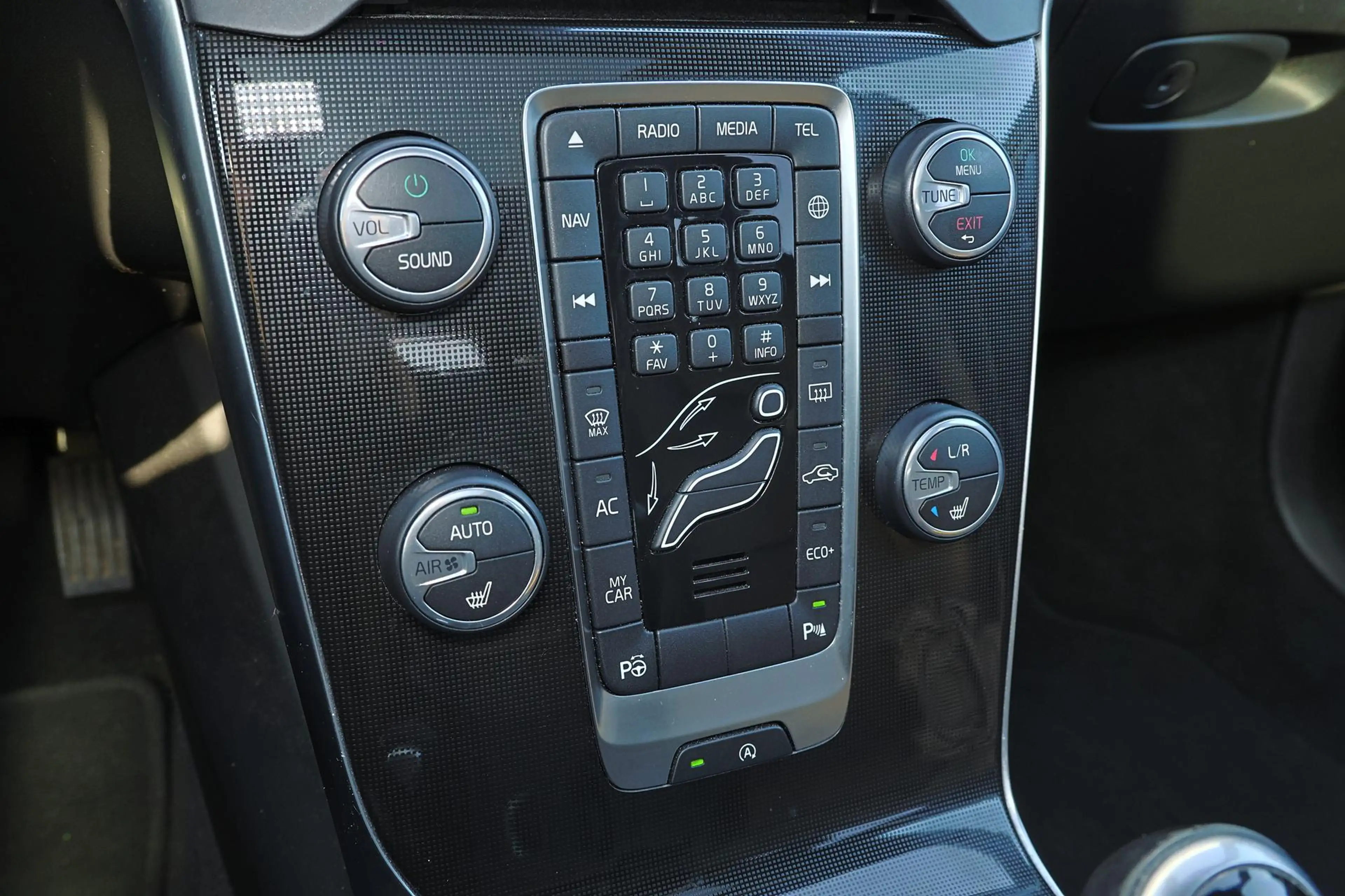 Volvo V40 Cross Country T3 Polar Plus Luxury - Panoramadak - Leder - DAB - — photo 11