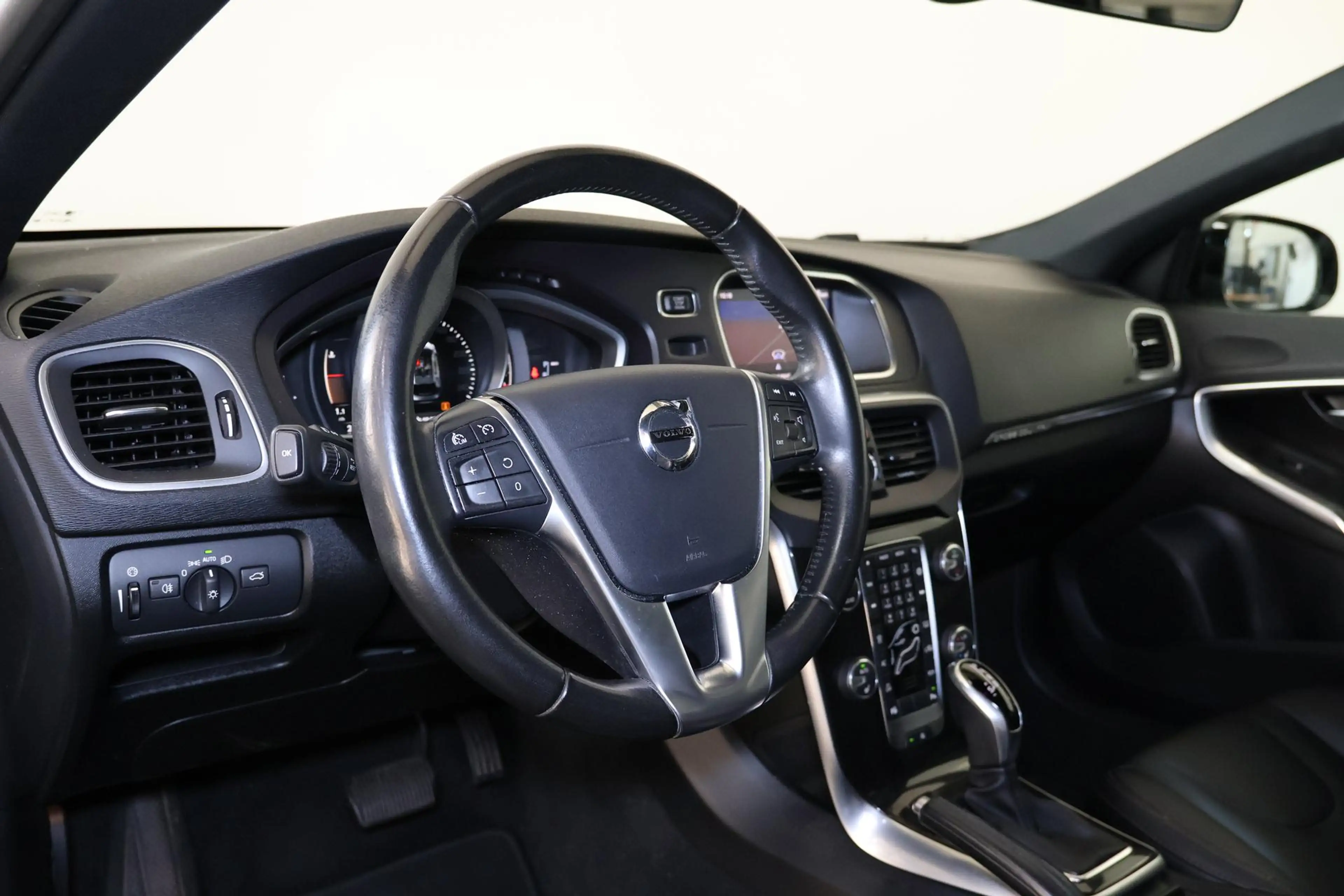 Volvo V40 Cross Country T3 Polar Plus Luxury - Panoramadak - Leder - DAB - — photo 14