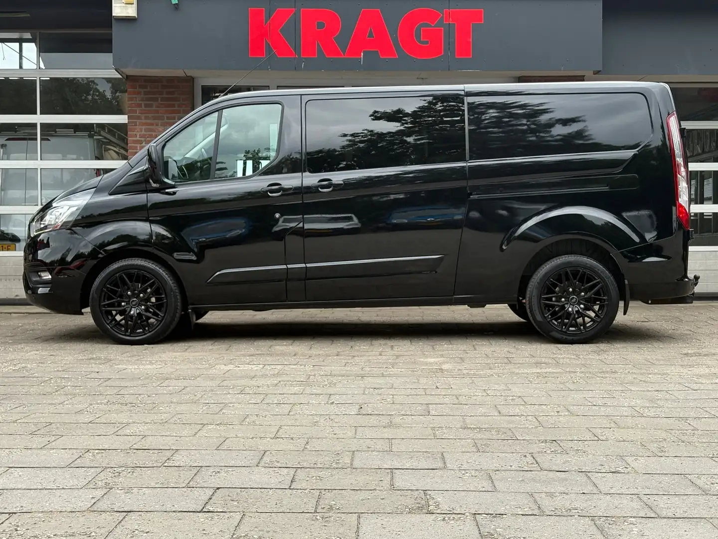 Ford Transit Custom 300 2.0 TDCI L2H1 Limited DC|vijf zitplaatsen|EURO Noir - 2