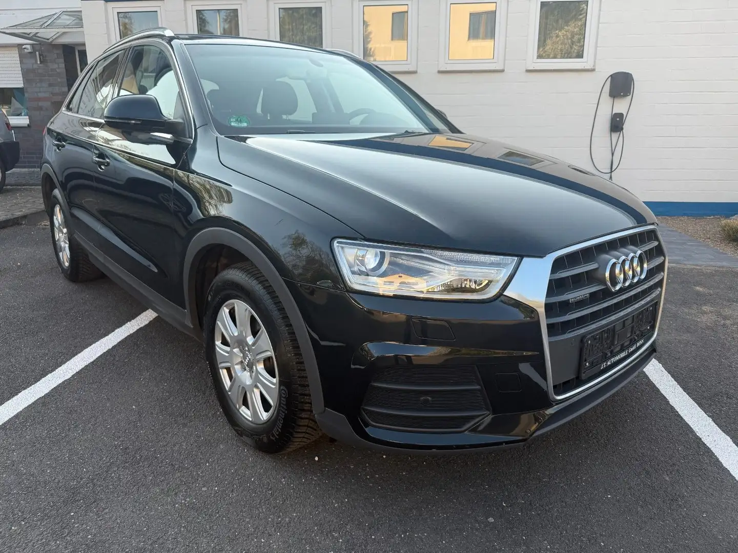 Audi Q3 basis quattro,Autom,Navi,LED,Erstehand Noir - 1