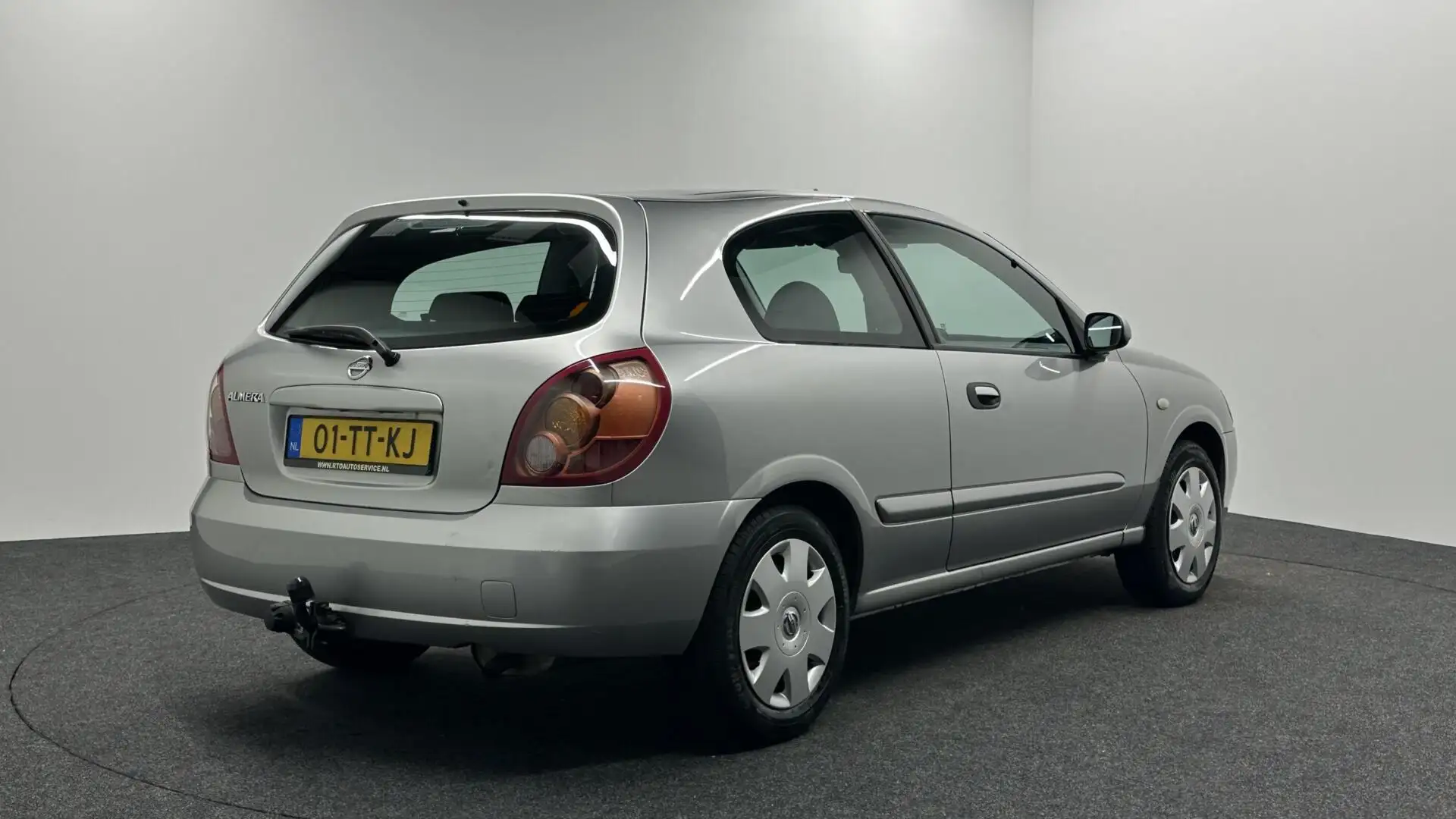 Nissan Almera 1.5 Invitation AIRCO CRUISE ECC TREKHAAK. Grau - 2