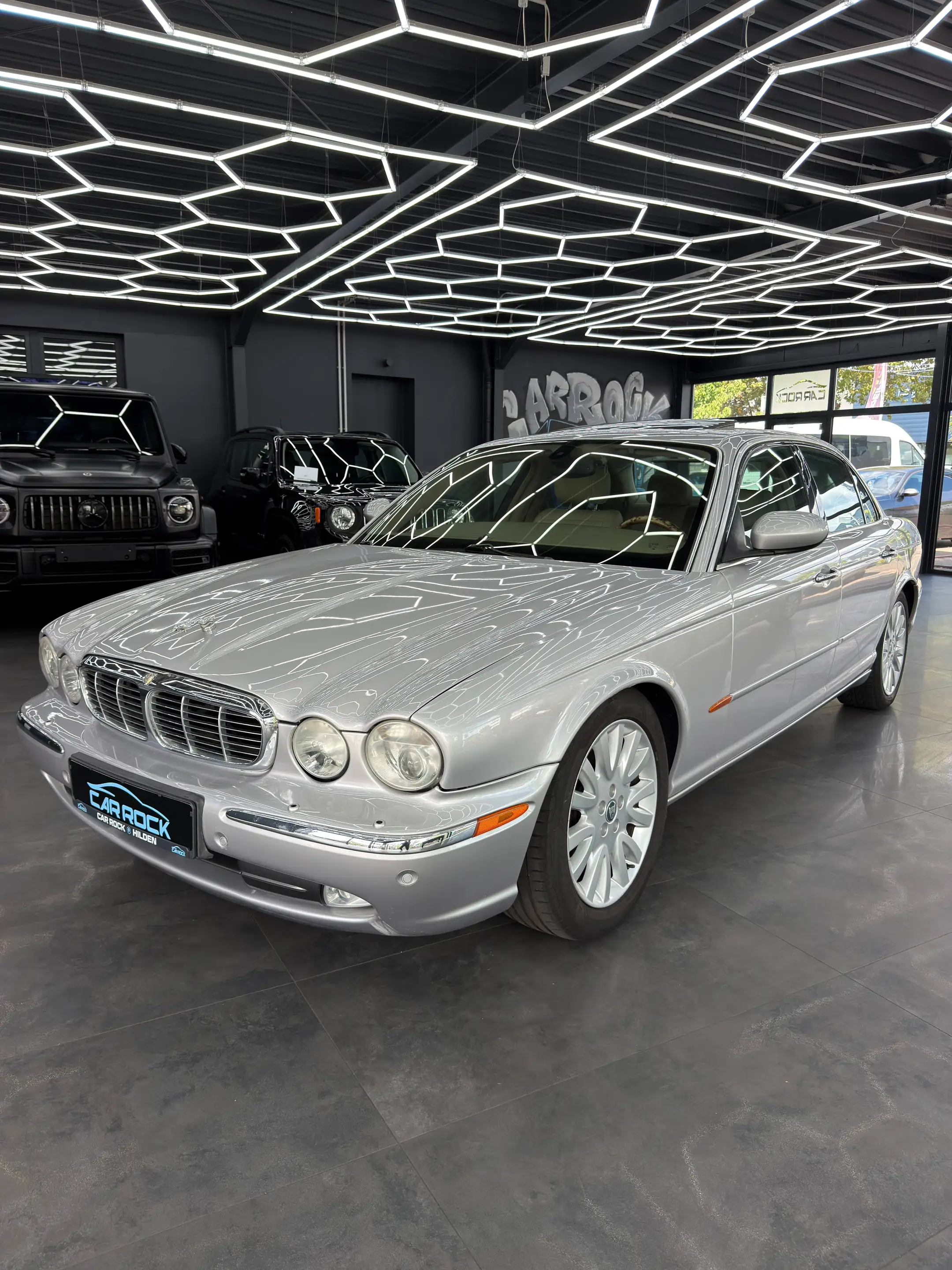 Jaguar XJ8 4.2 V8 Executive / Fond- Entertainment / Schiebedach/ Leder/ Navi/ Sitzh. v+h/ Telefon/