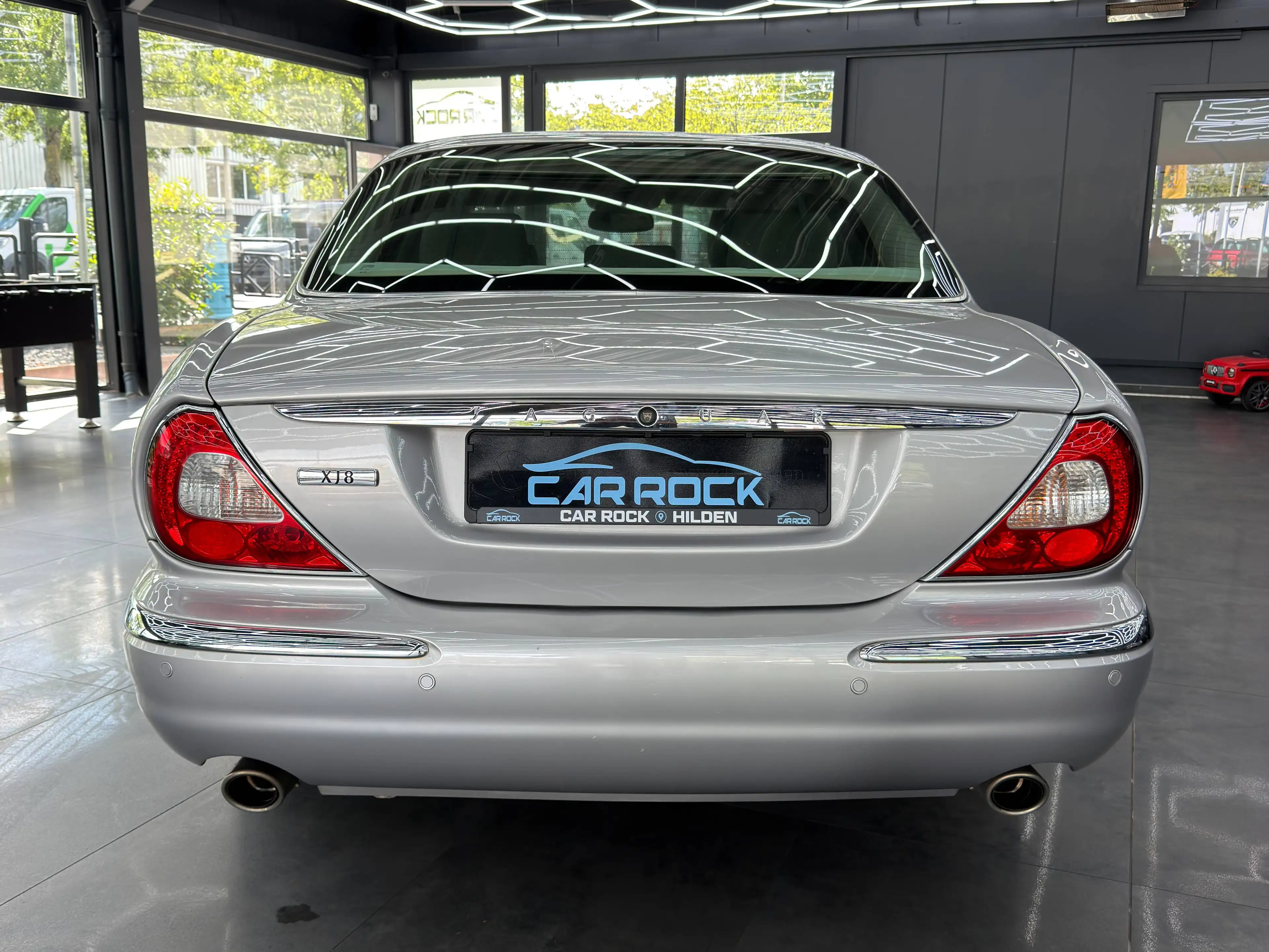 Jaguar XJ8 4.2 V8 Executive / Fond- Entertainment / Schiebedach/ Leder/ Navi/ Sitzh. v+h/ Telefon/ — photo 4