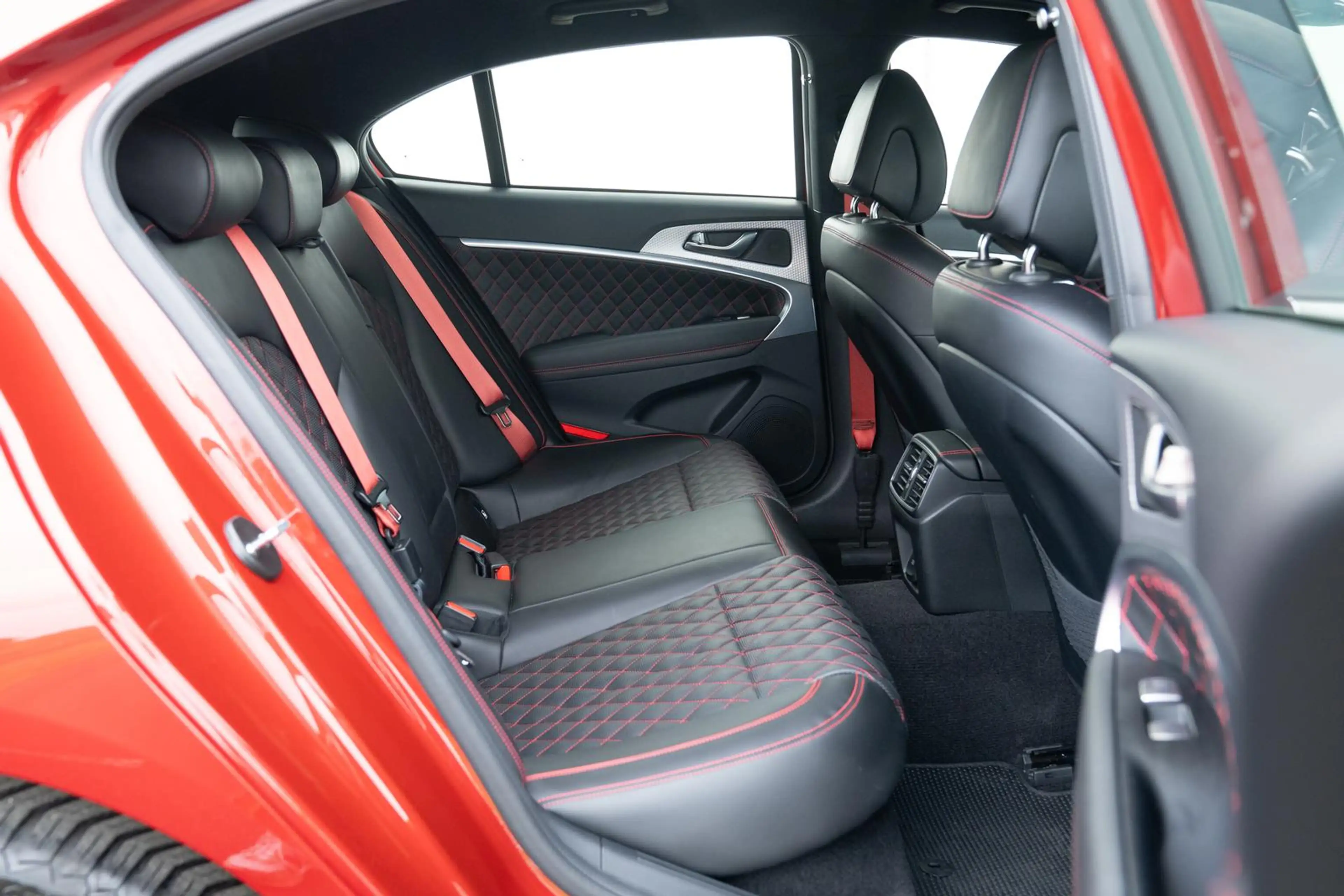 Genesis G70 Shooting Brake 2.2 CRDi Sport*LED*NAVI*HUD* — photo 15