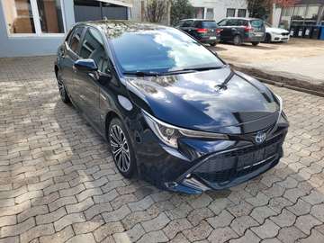 Hybrid Club/ LED Scheinwerfer/ Totwinkel/ Spurwechselassistent/ Sitzheizung/ Rückfahrkamera/ Einparkhilfe/