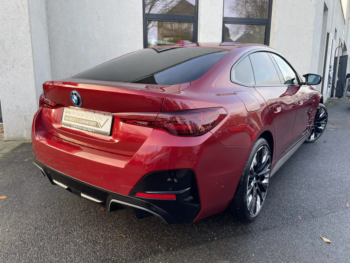 BMW i4 M50 xDrive GC M Sport Pro || H&K AHK Glasdach Rot - 2