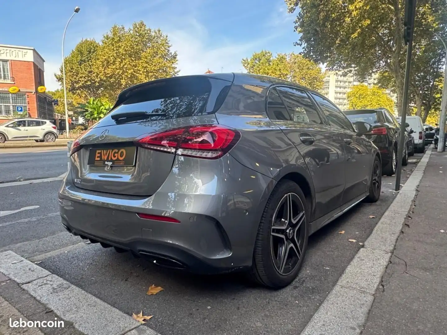 Mercedes-Benz A 180 Mercedes 1.3 180 135 AMG LINE EDITION-1 7G-DCT BVA Grijs - 2