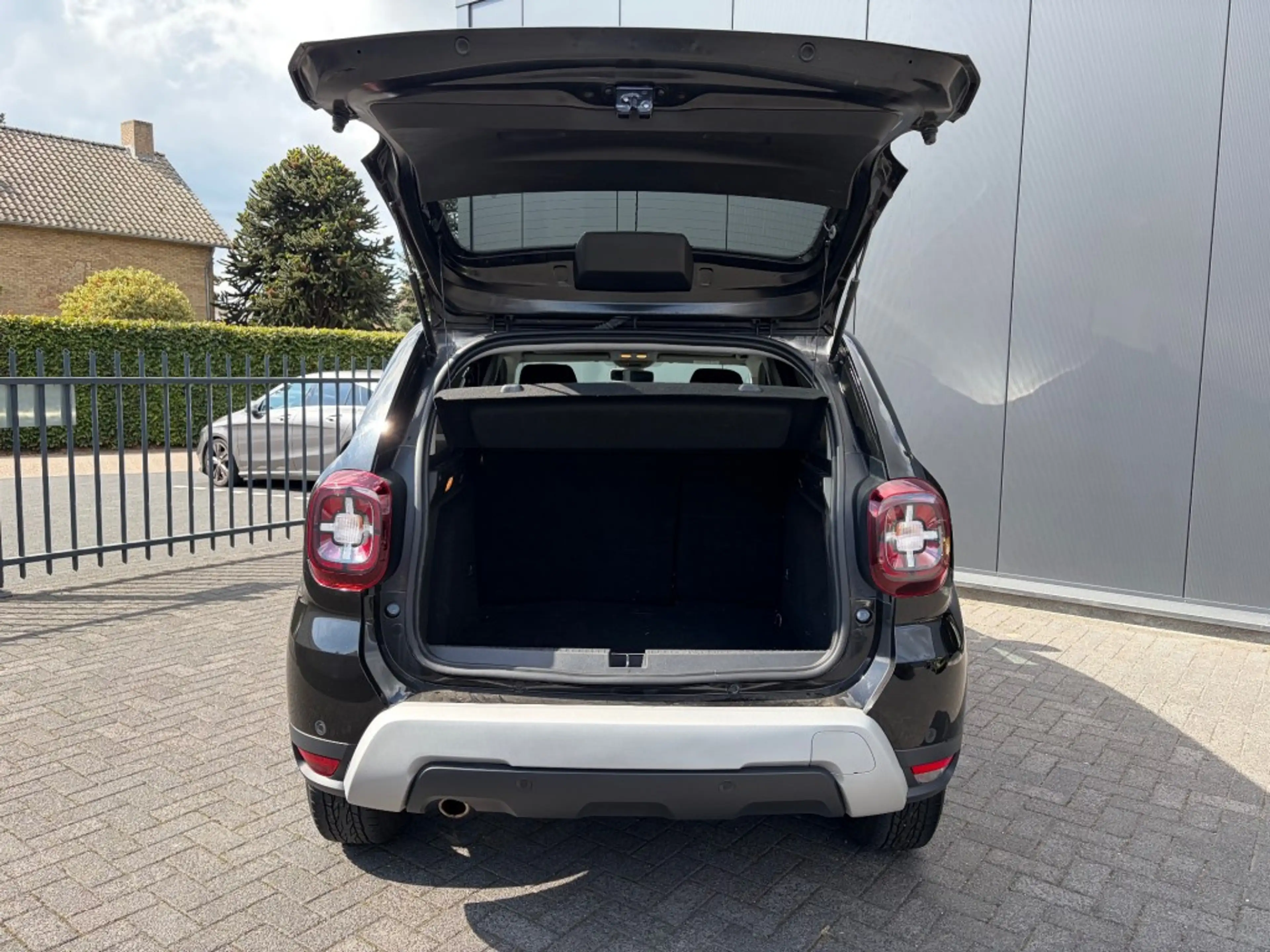 Dacia Duster 1.6 — photo 10