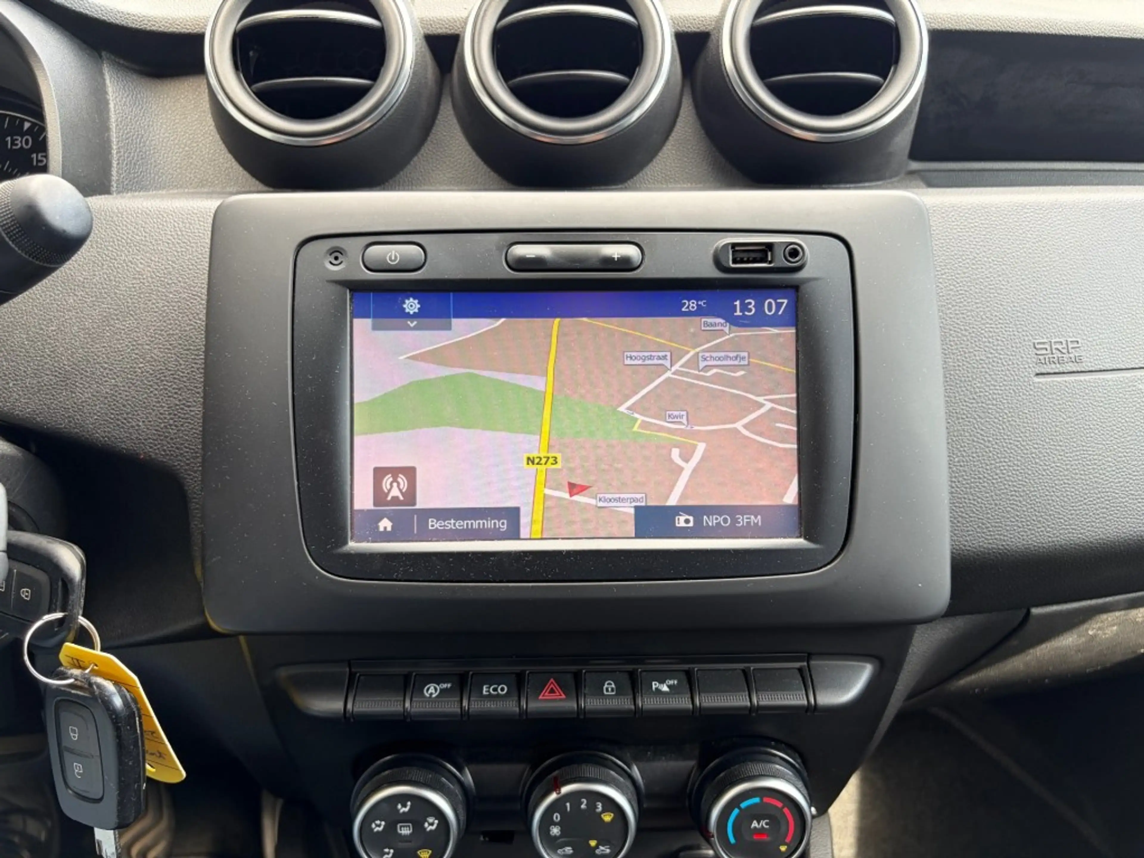 Dacia Duster 1.6 — photo 6