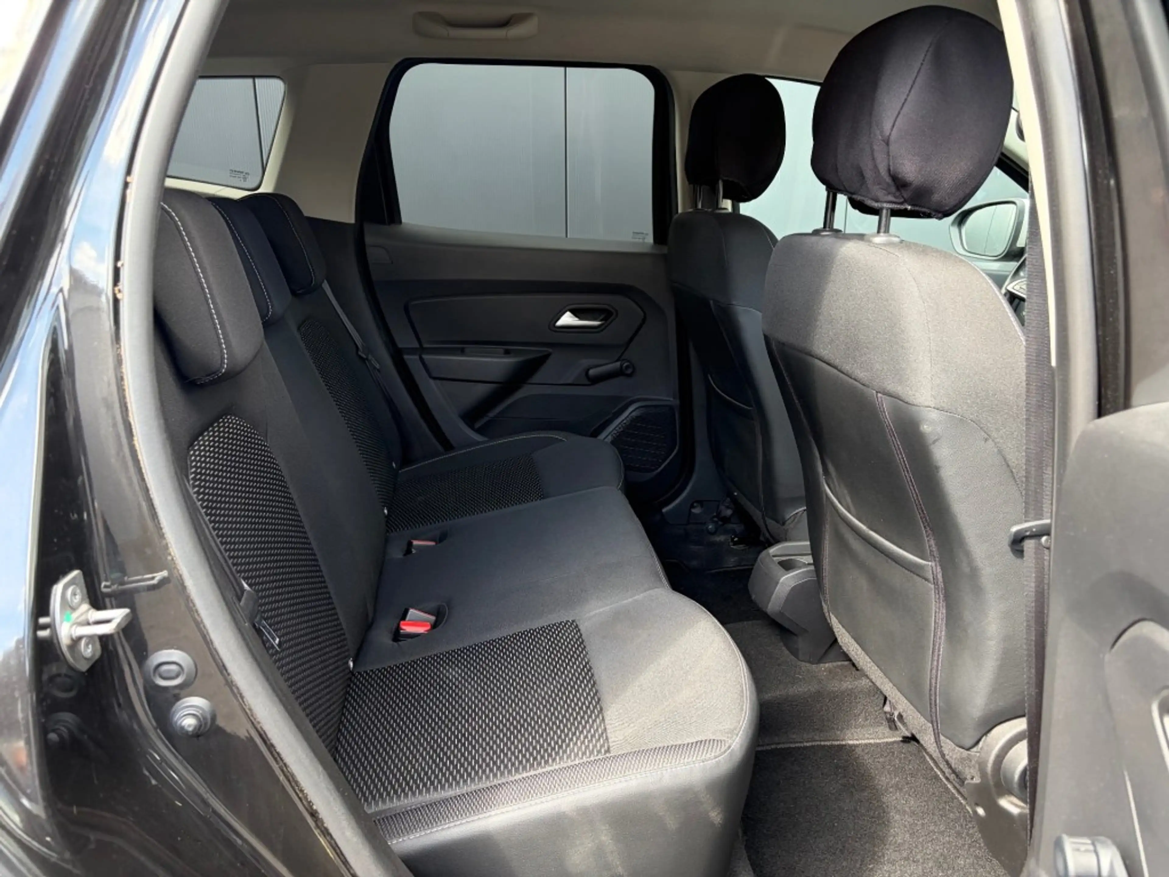Dacia Duster 1.6 — photo 4