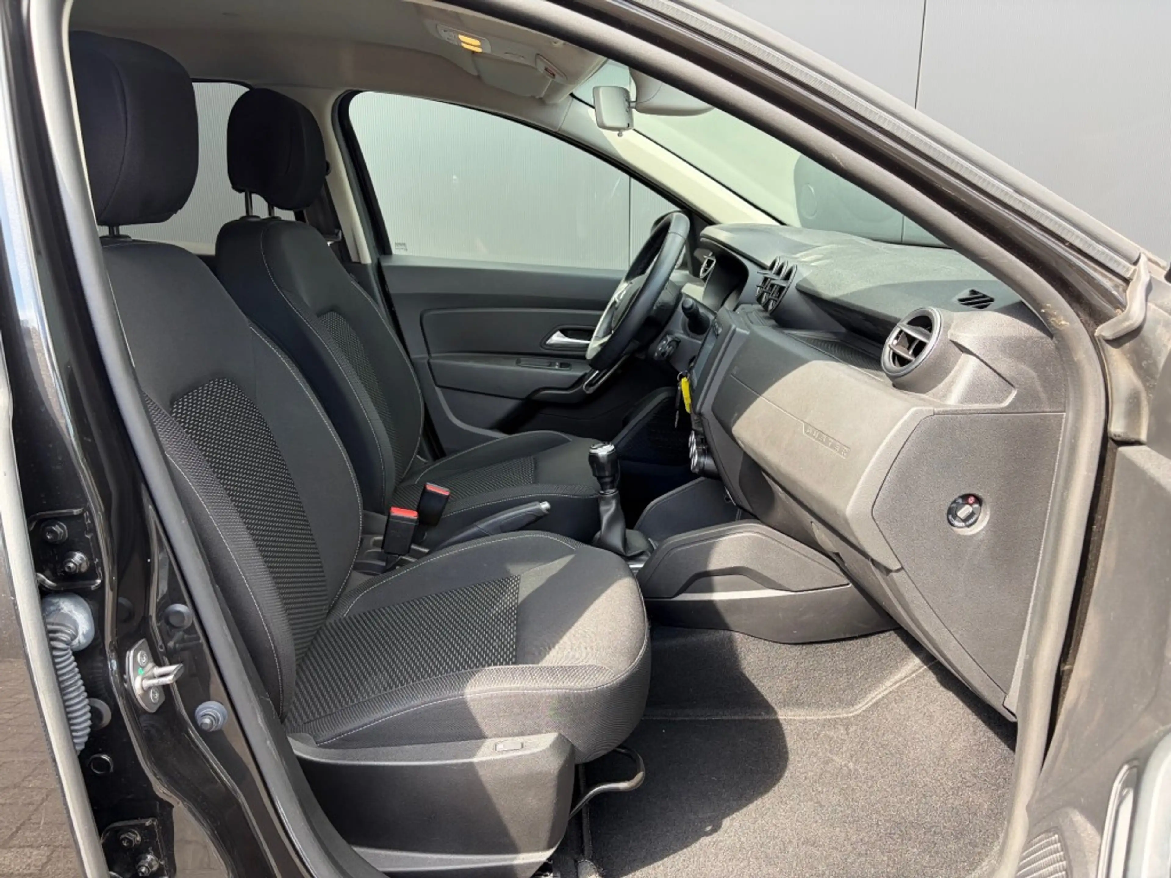 Dacia Duster 1.6 — photo 3