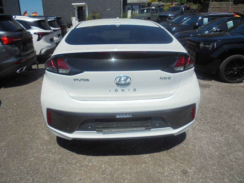 Hyundai IONIQ Premium Hybrid AHK FACELIFT — photo 5