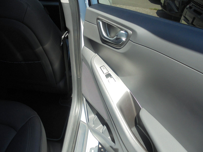 Hyundai IONIQ Premium Hybrid AHK FACELIFT — photo 8