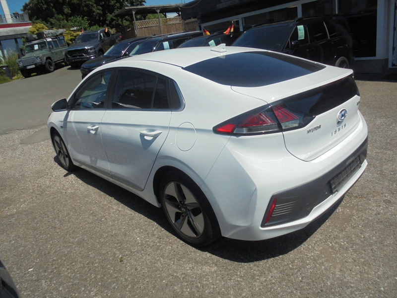 Hyundai IONIQ Premium Hybrid AHK FACELIFT — photo 6
