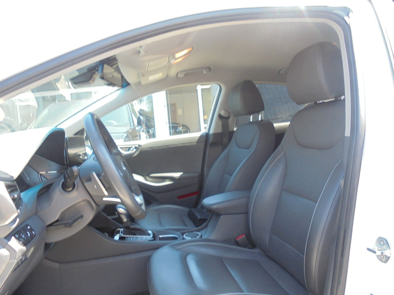 Hyundai IONIQ Premium Hybrid AHK FACELIFT — photo 13