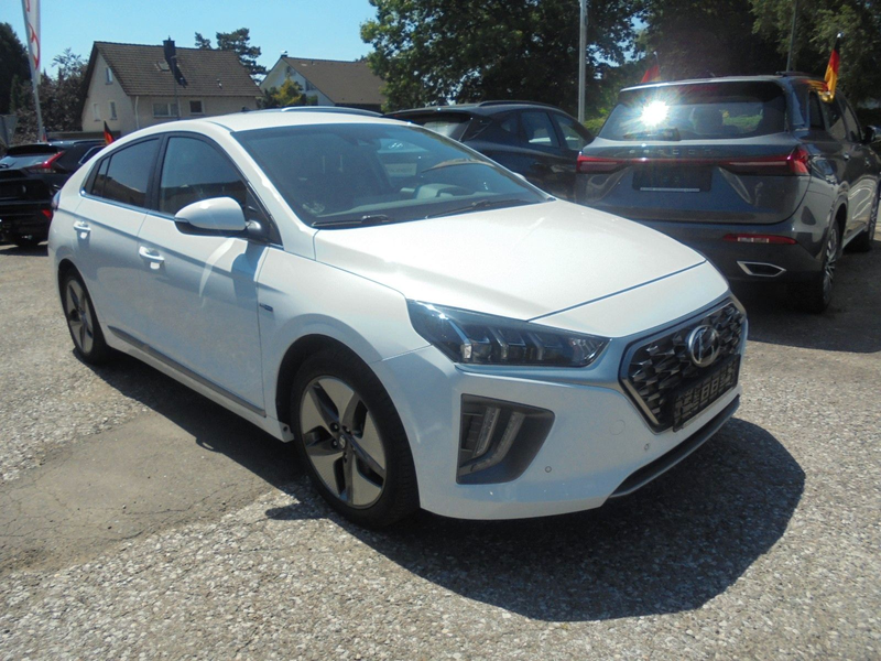 Hyundai IONIQ Premium Hybrid AHK FACELIFT — photo 3