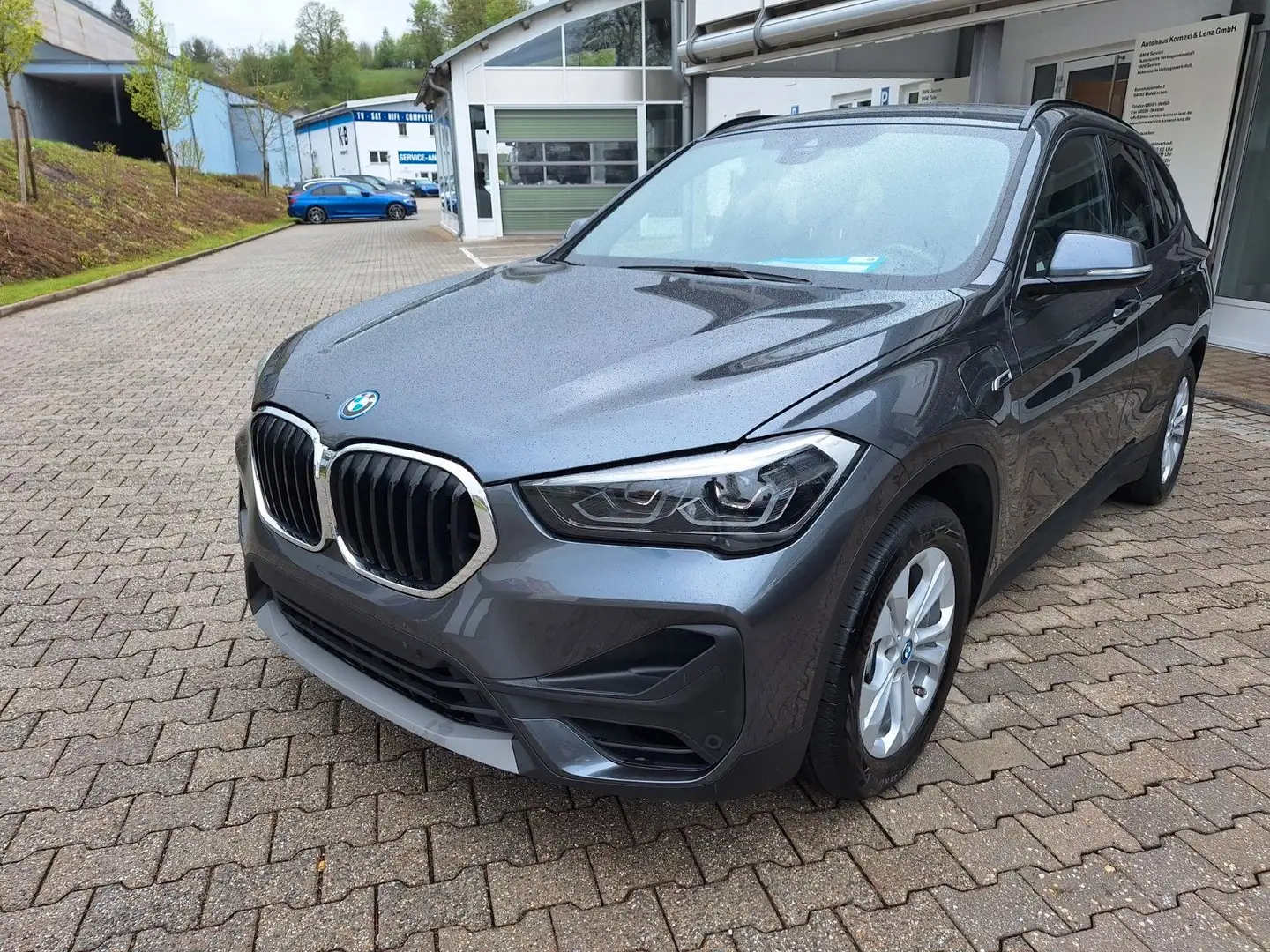 BMW X1 xDrive 25 e Advantage Navi AHK LED DAB Szary - 2