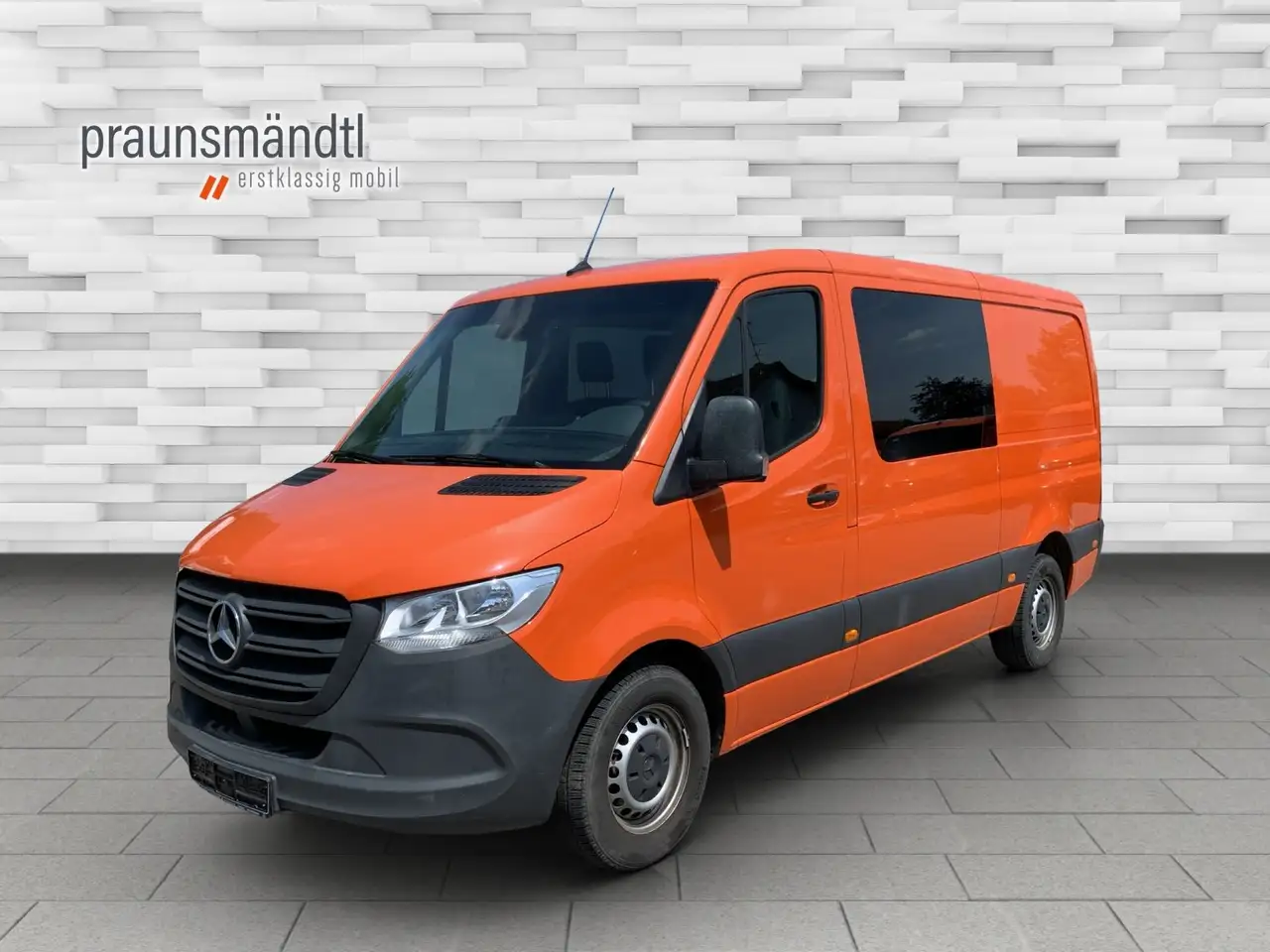 Mercedes-Benz Sprinter 317 CDI Kasten Standard — photo 1 of 20
