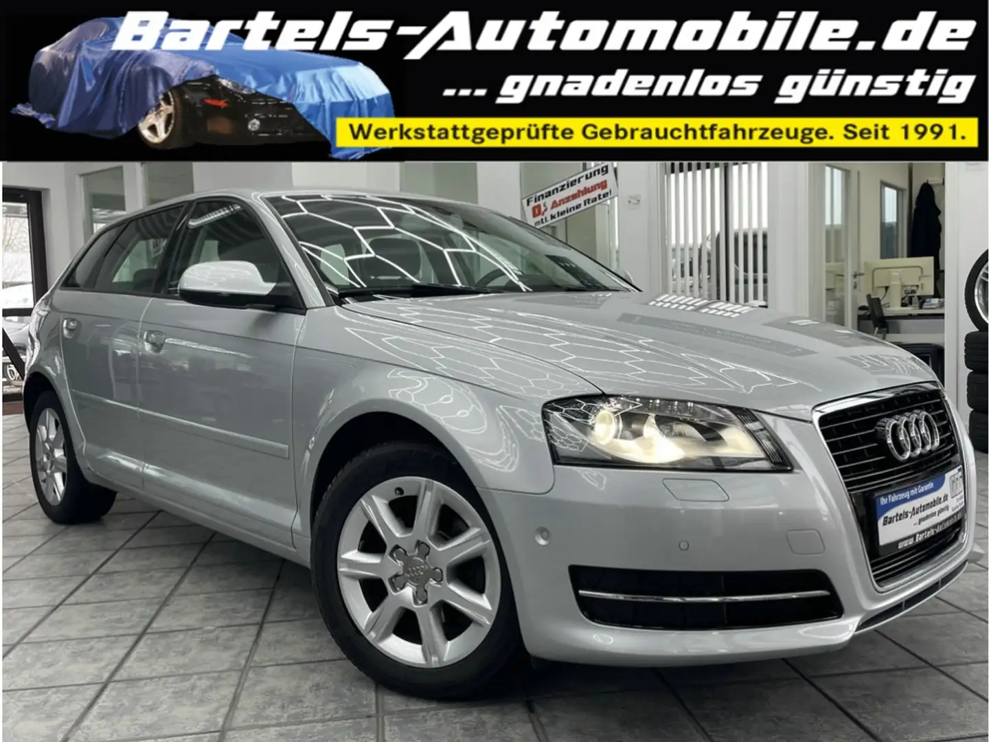 Audi A3 Sportback 1.6 TDI Ambiente, Standheiz., Navi Ezüst - 1