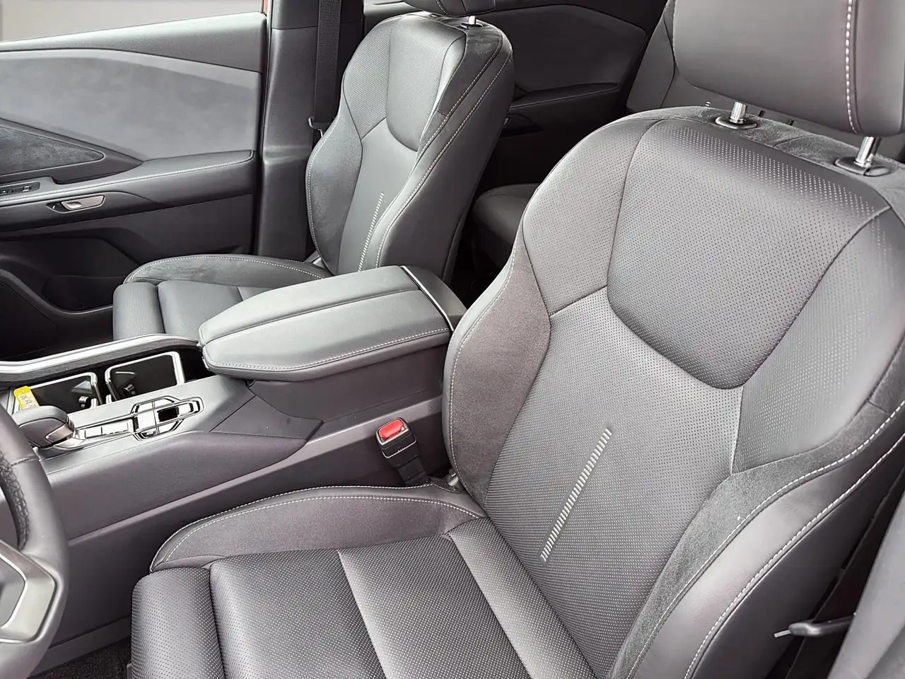 Lexus TX photo Lexus TX