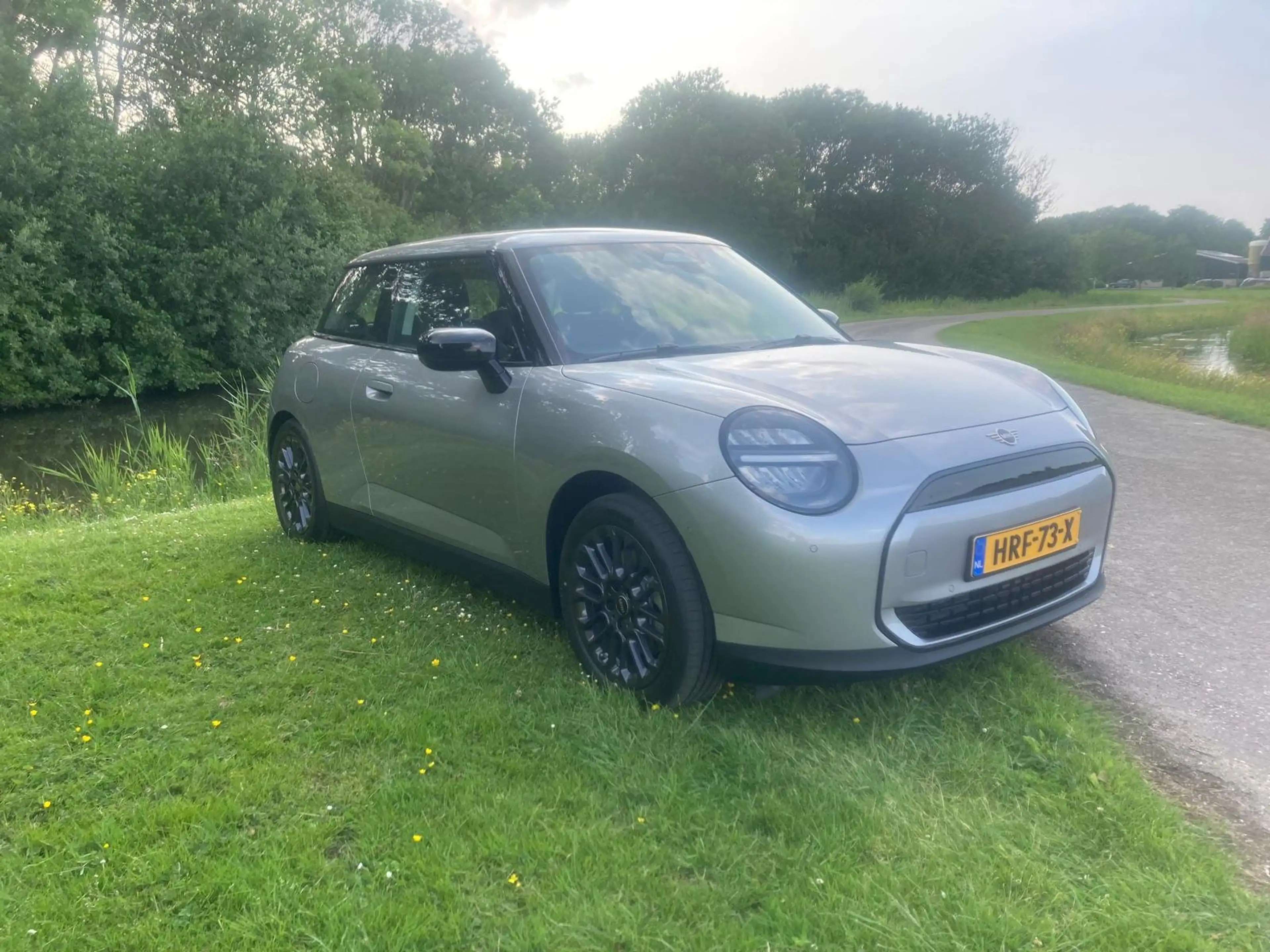 MINI Cooper E Cooper E Es. 40.7kWh — photo 2