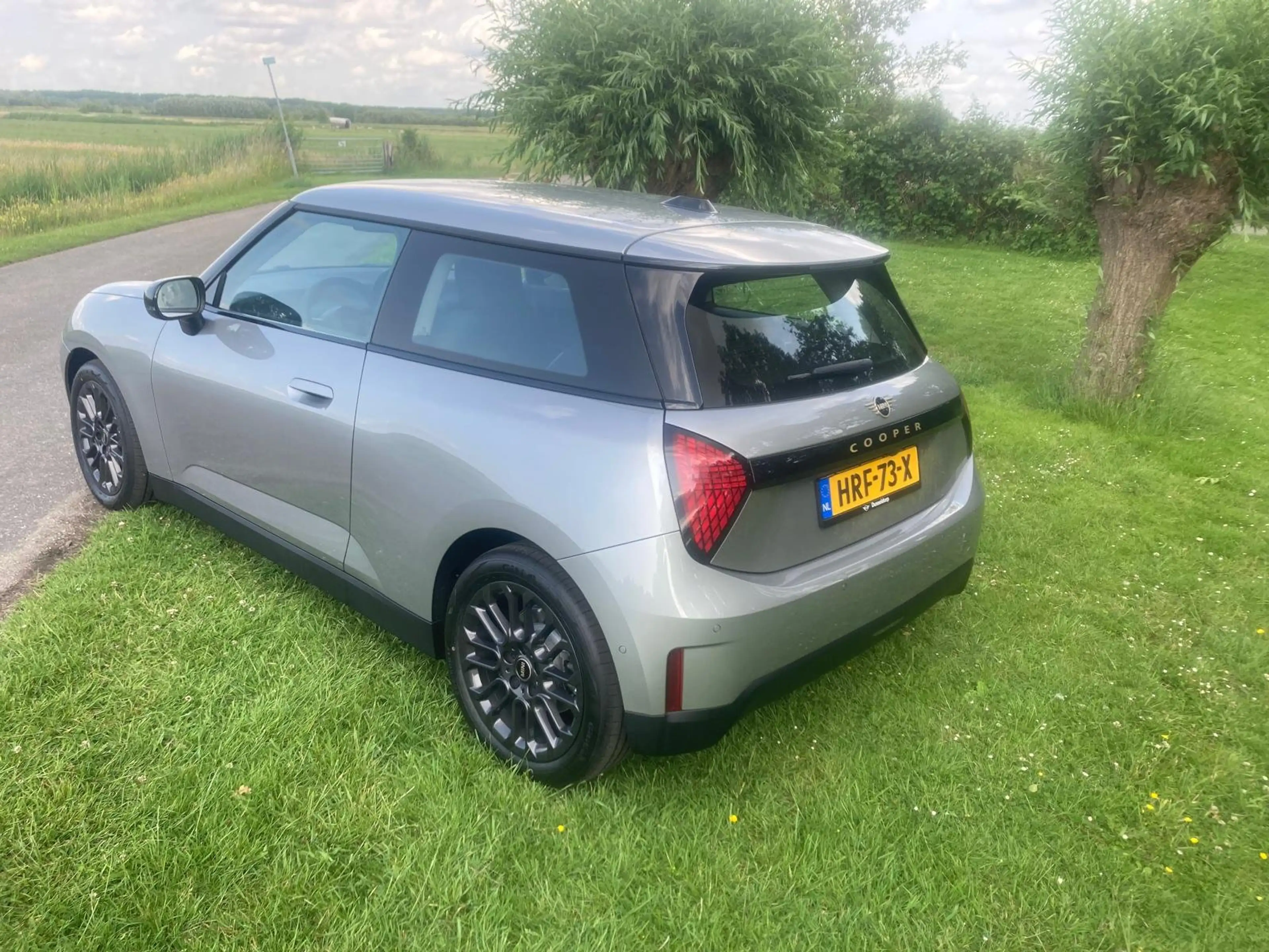 MINI Cooper E Cooper E Es. 40.7kWh — photo 5