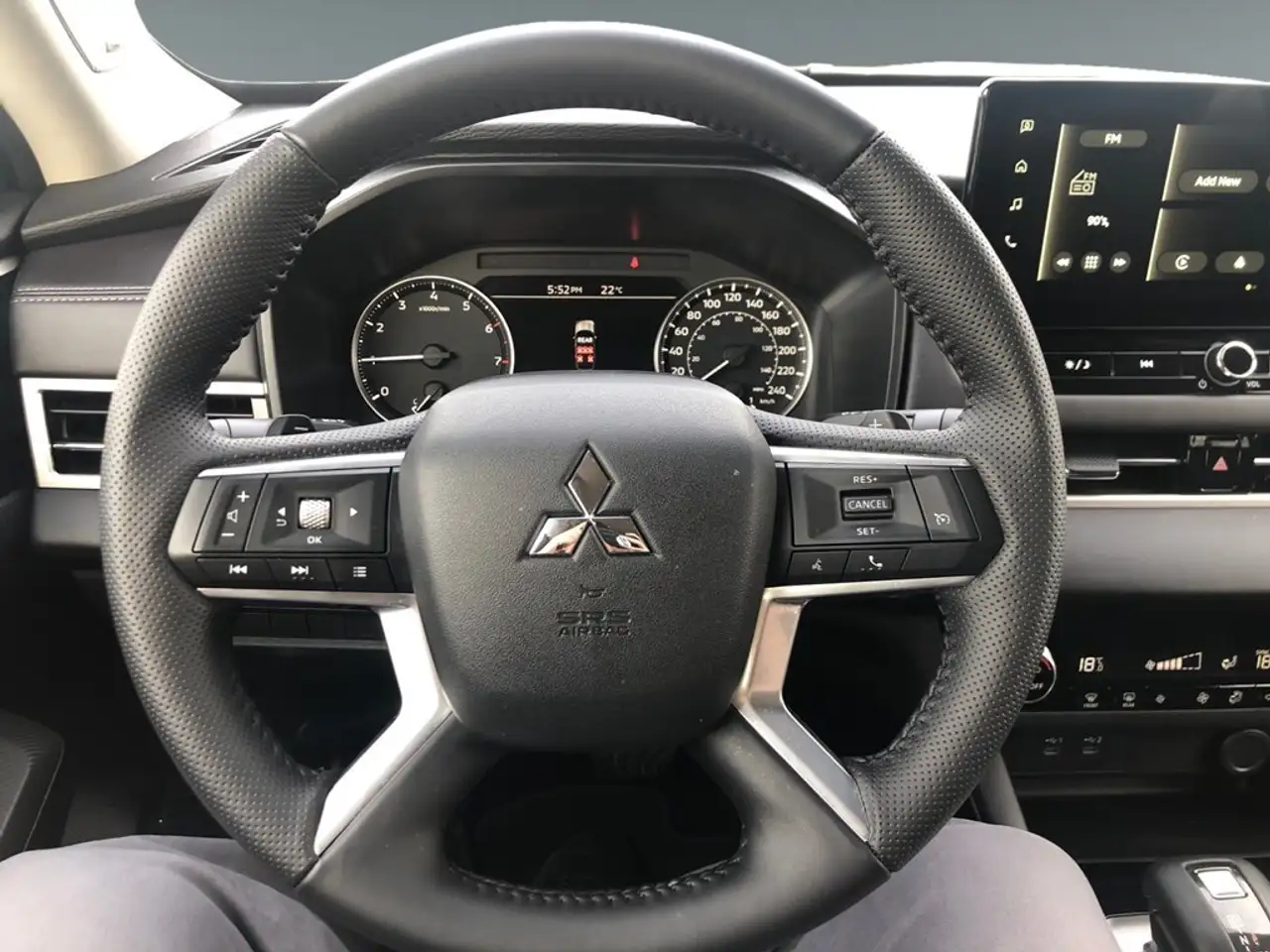 Mitsubishi Outlander снимка Mitsubishi Outlander