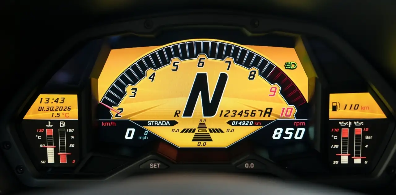 Lamborghini Aventador снимка Lamborghini Aventador