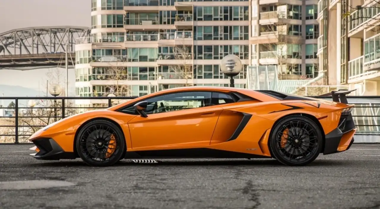 2016 Lamborghini Aventador