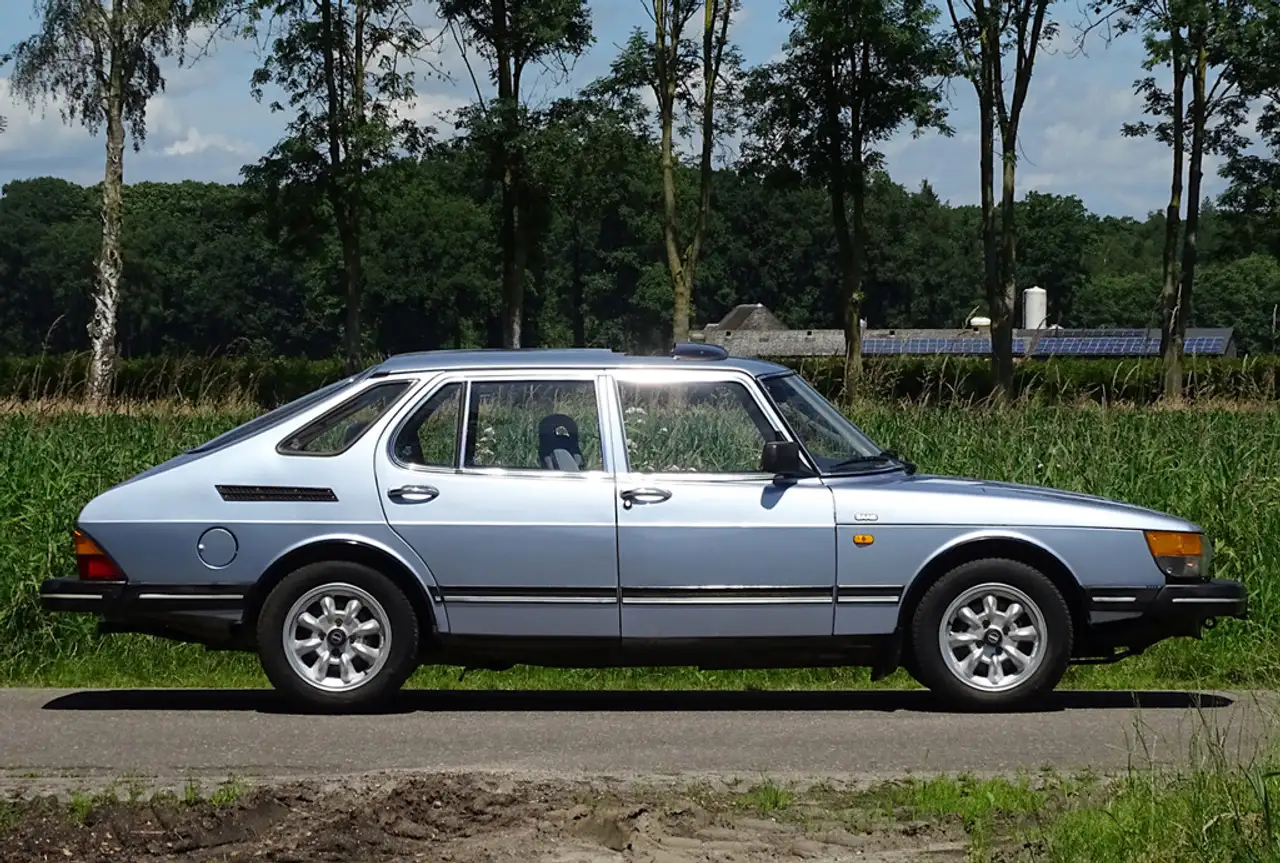 Saab 900 2.0i, foto 5