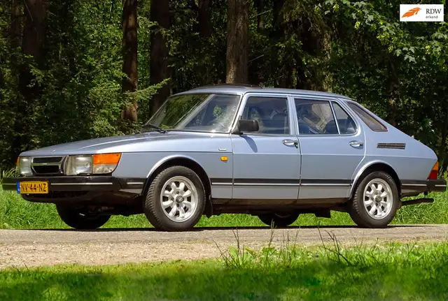 Saab 900 2.0i