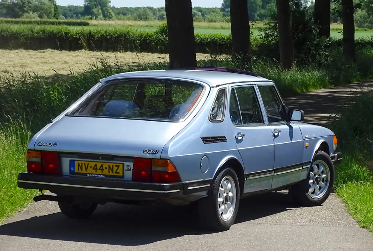 Saab 900 2.0i, foto 2