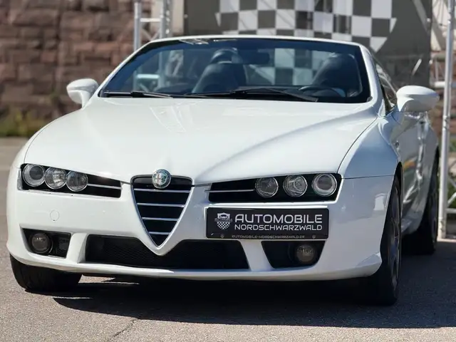 Alfa Romeo Spider 2.2 JTS 16V | BOSE LEDER SHZ KLIMAAUT
