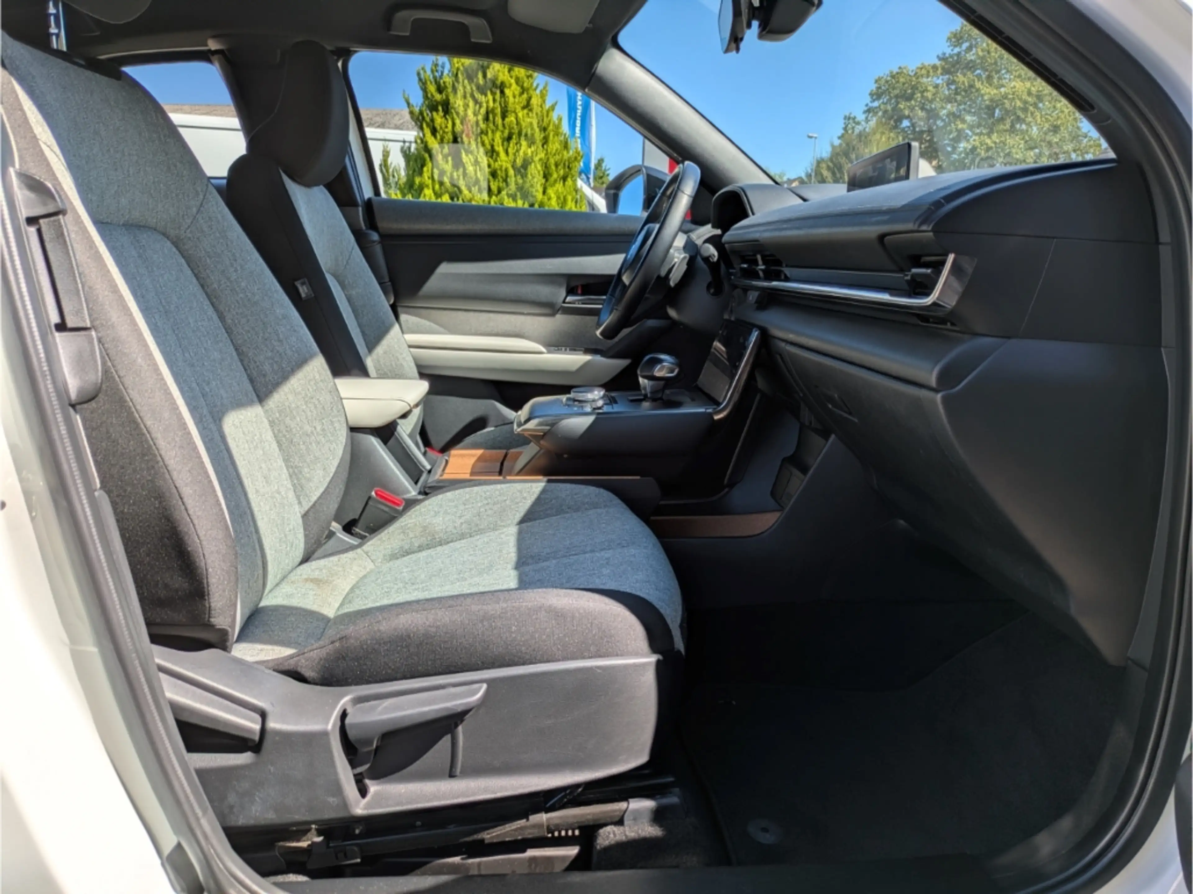 Mazda MX-30 HUD Navi ACC Apple CarPlay Klimaautom DAB Keyless — photo 7