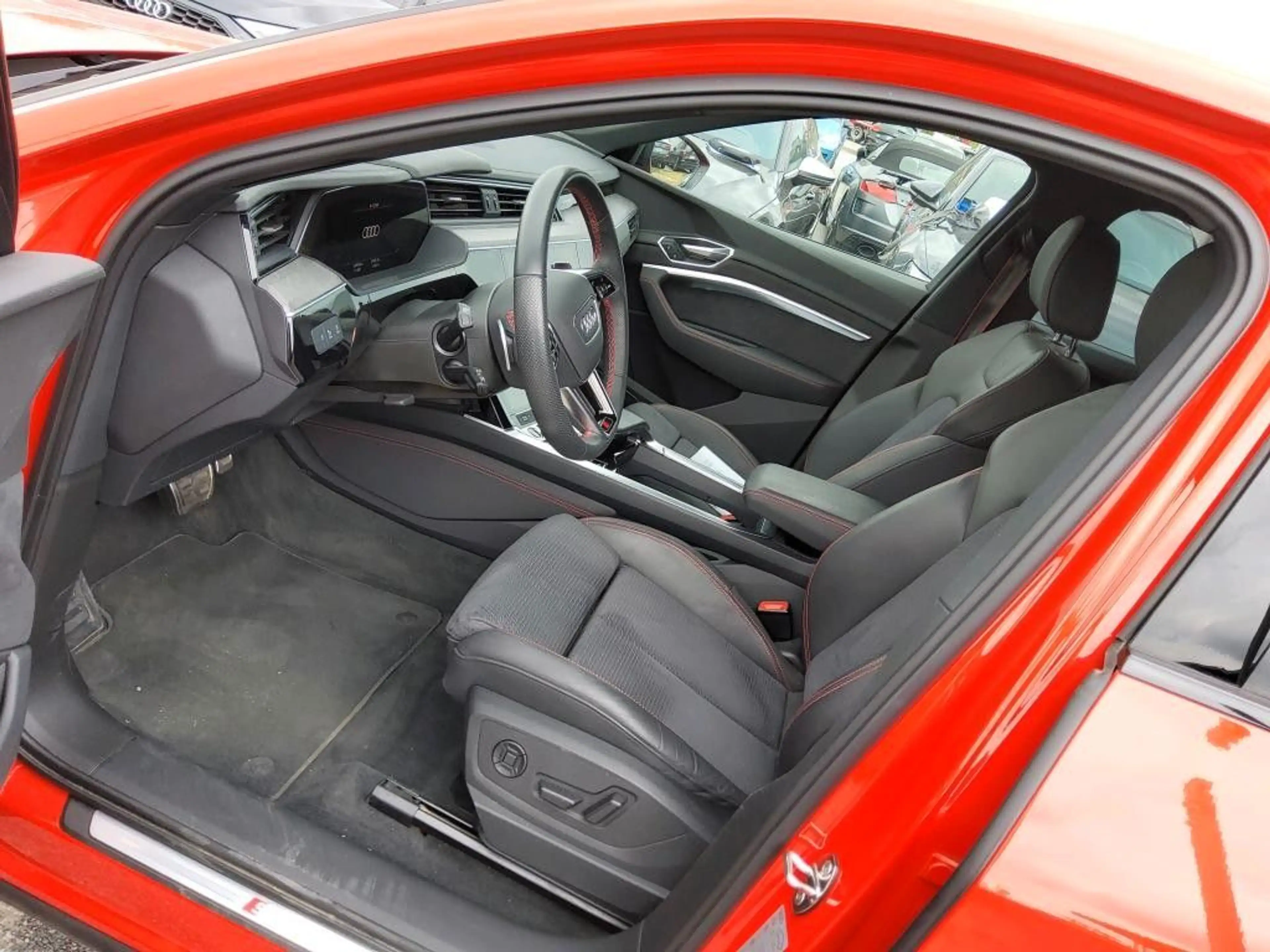 Audi Q8 Sportback e-tron 55 quattro S LINE*21Z*AHK* — photo 9