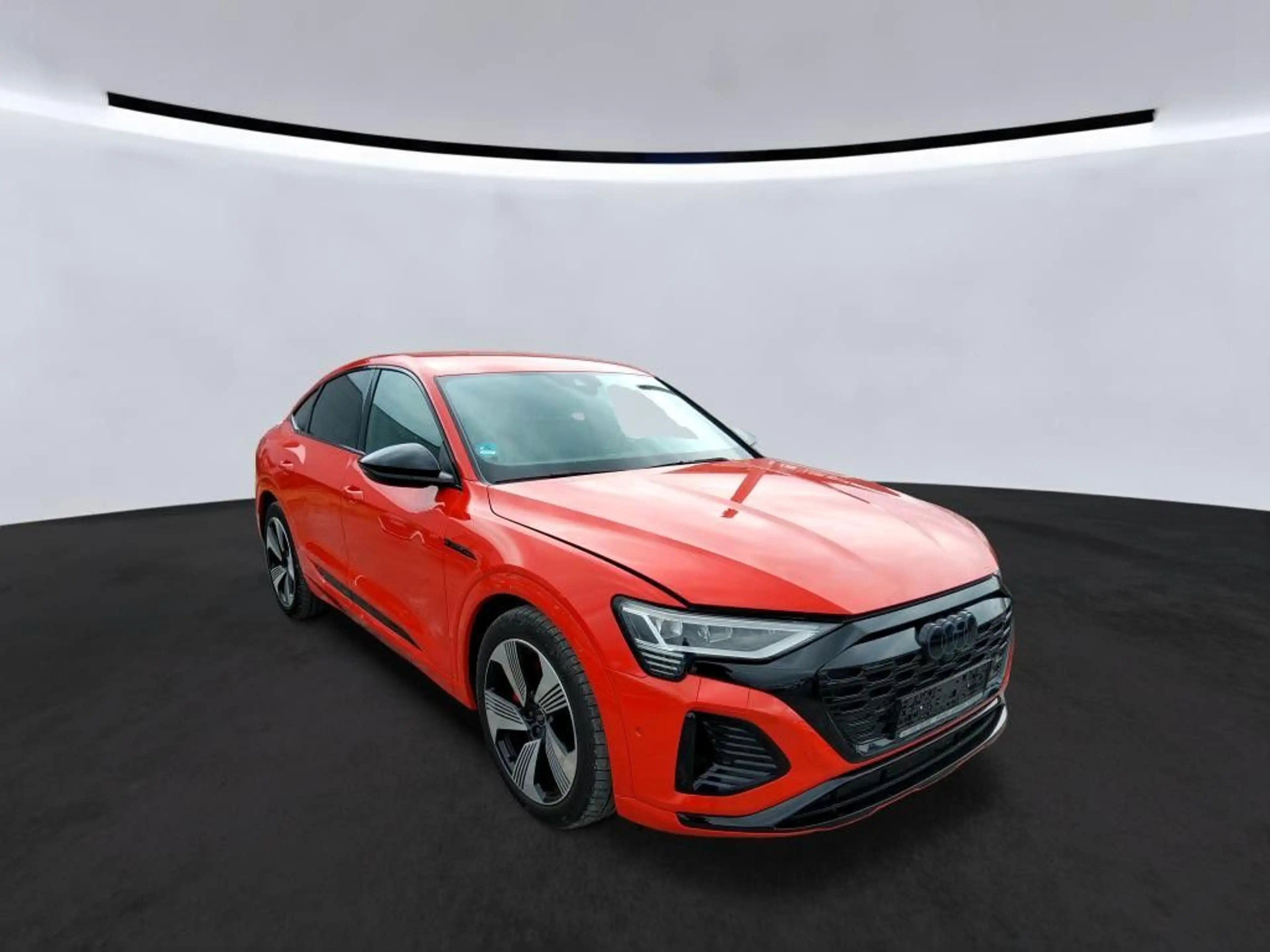 Audi Q8 Sportback e-tron 55 quattro S LINE*21Z*AHK* — photo 2
