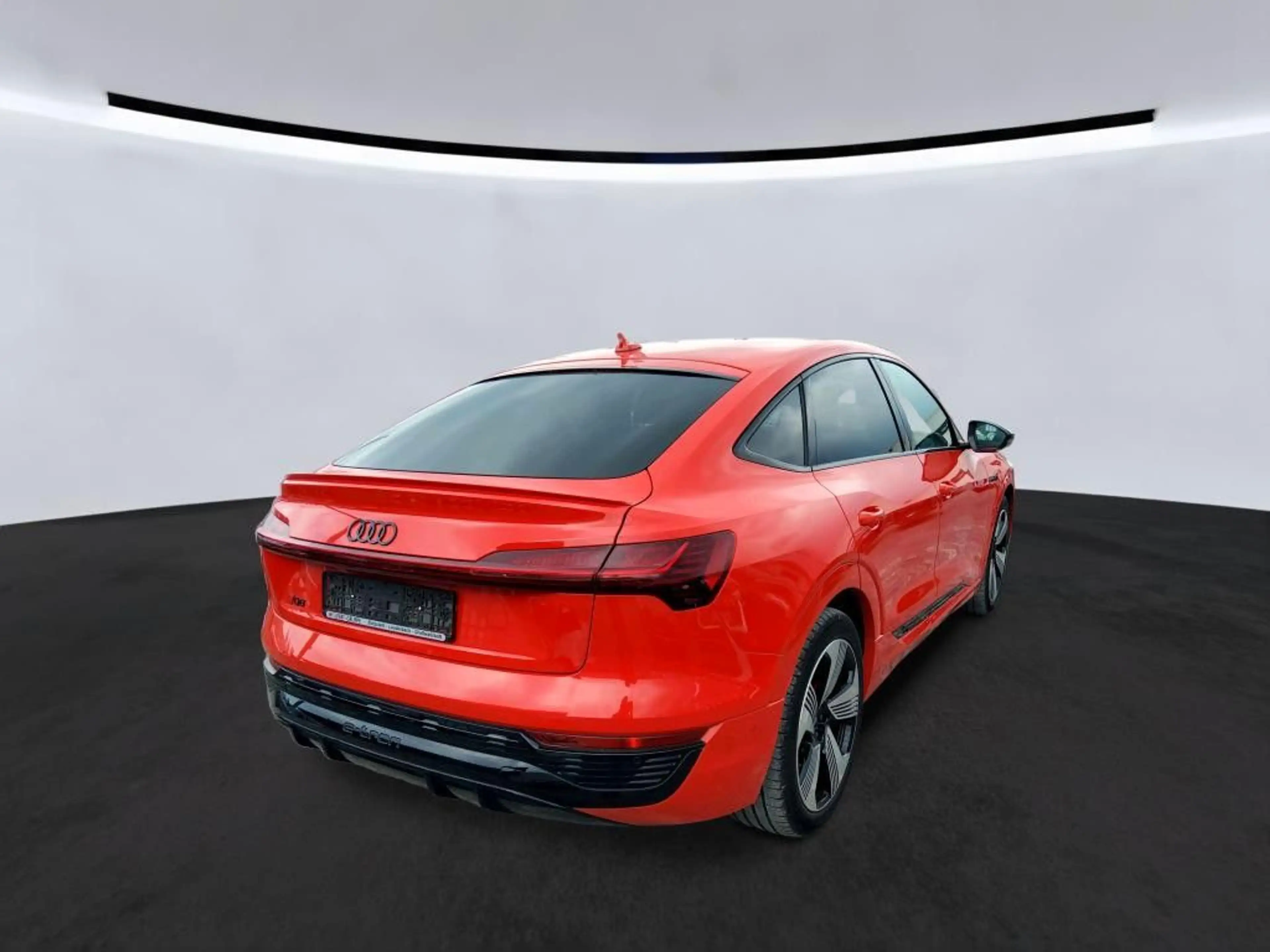 Audi Q8 Sportback e-tron 55 quattro S LINE*21Z*AHK* — photo 4