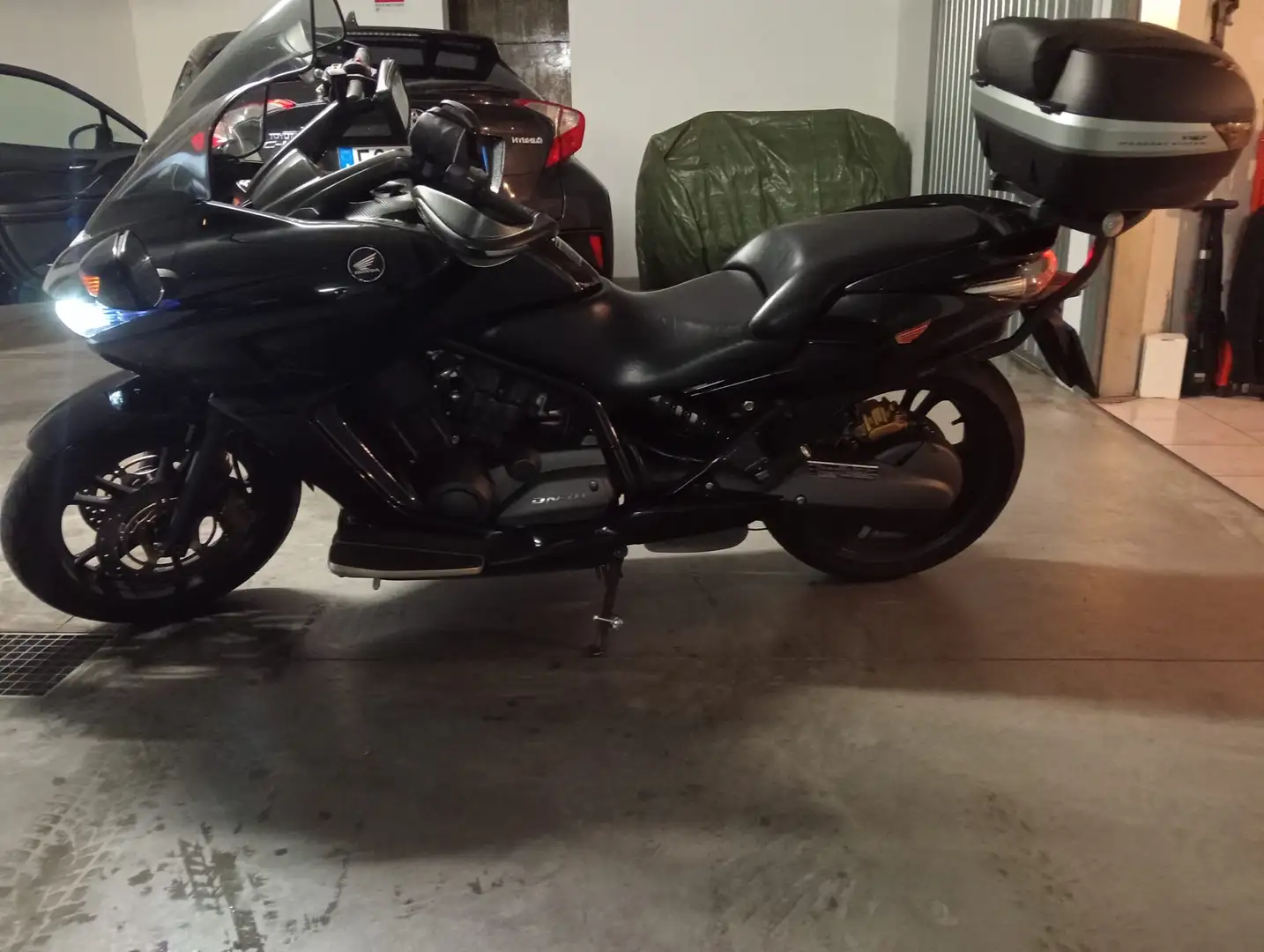 Honda DN-01 Schwarz - 2