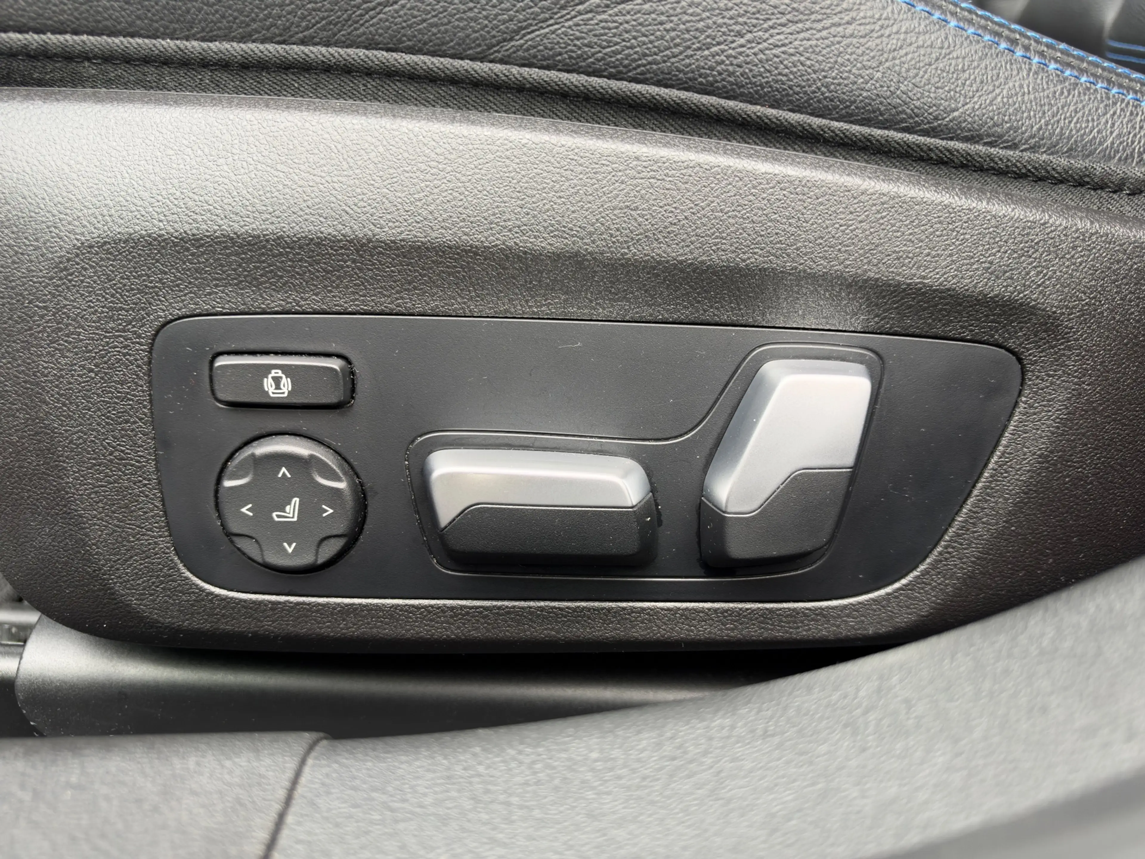 BMW 330 3-serie 330e M-Sport LED LEDER HUD DAK NAVI BOMVOL — photo 14