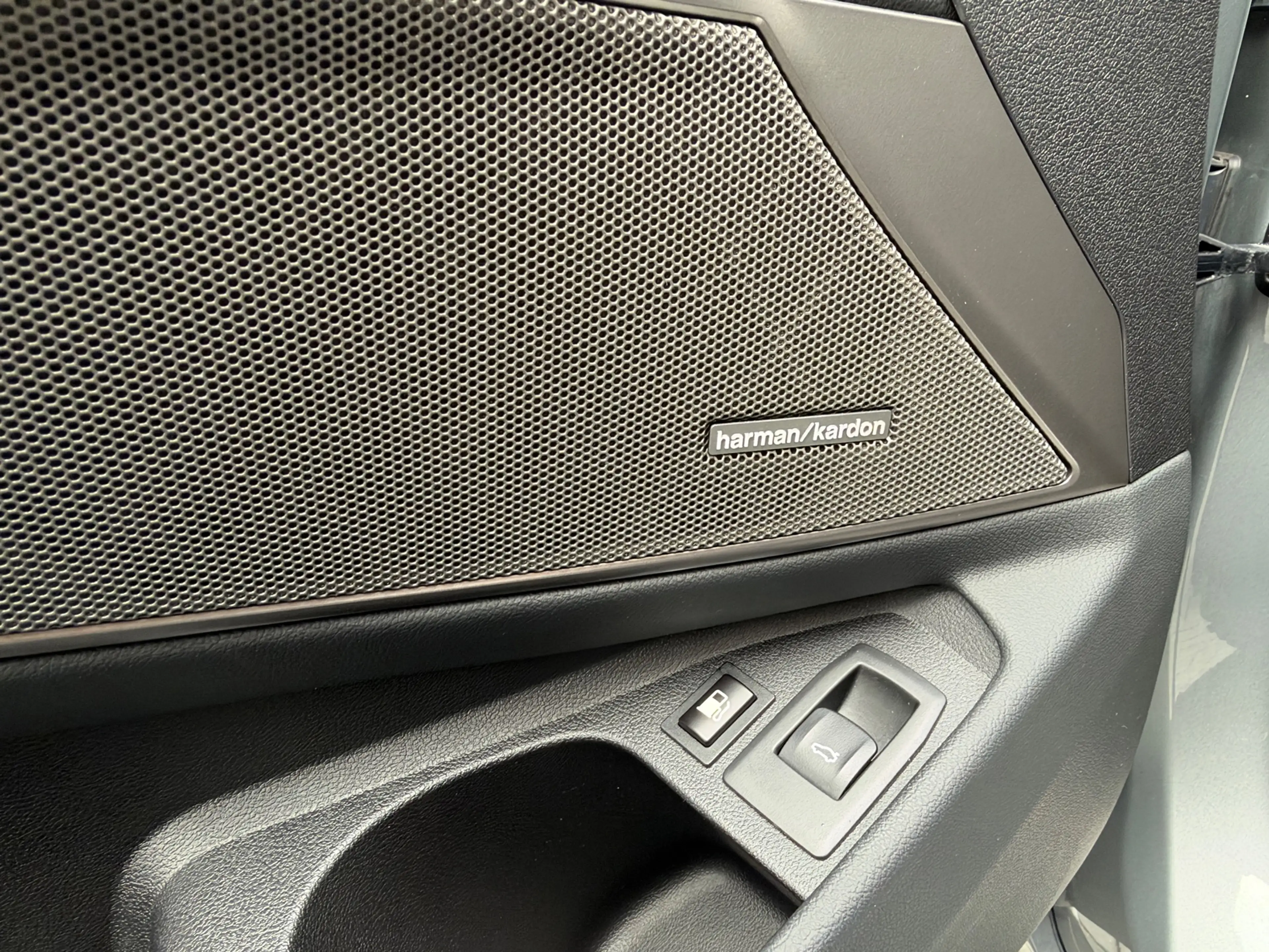BMW 330 3-serie 330e M-Sport LED LEDER HUD DAK NAVI BOMVOL — photo 10