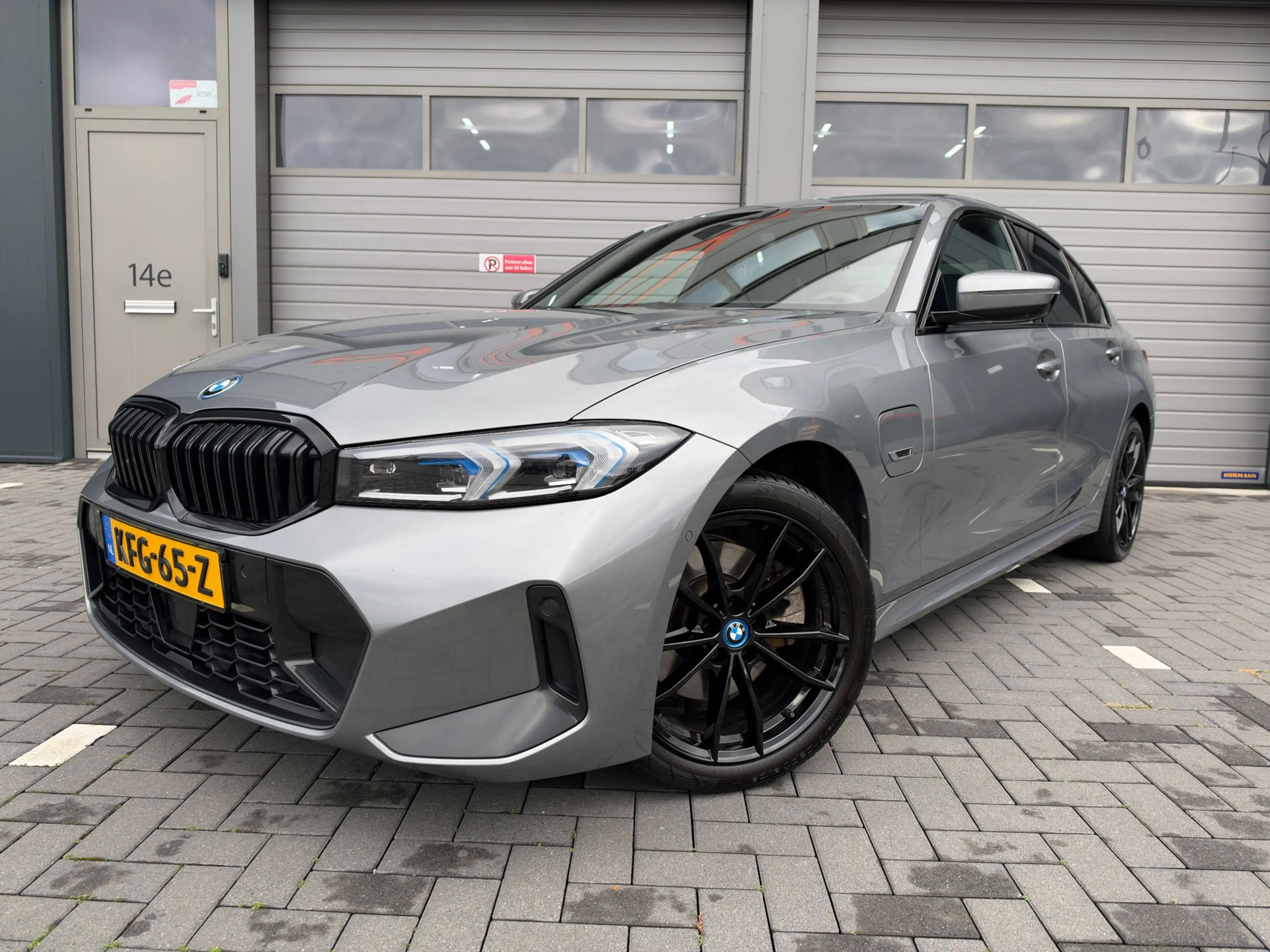 BMW 330 3-serie 330e M-Sport LED LEDER HUD DAK NAVI BOMVOL — photo 4