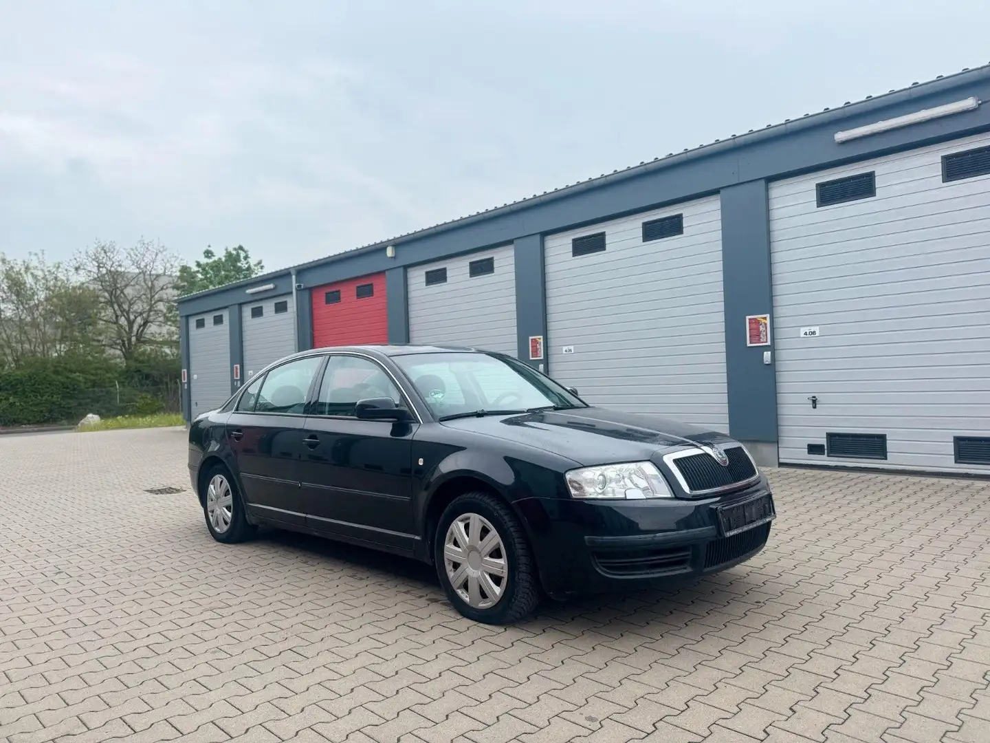 Skoda Superb Comfort V6 Schwarz - 2