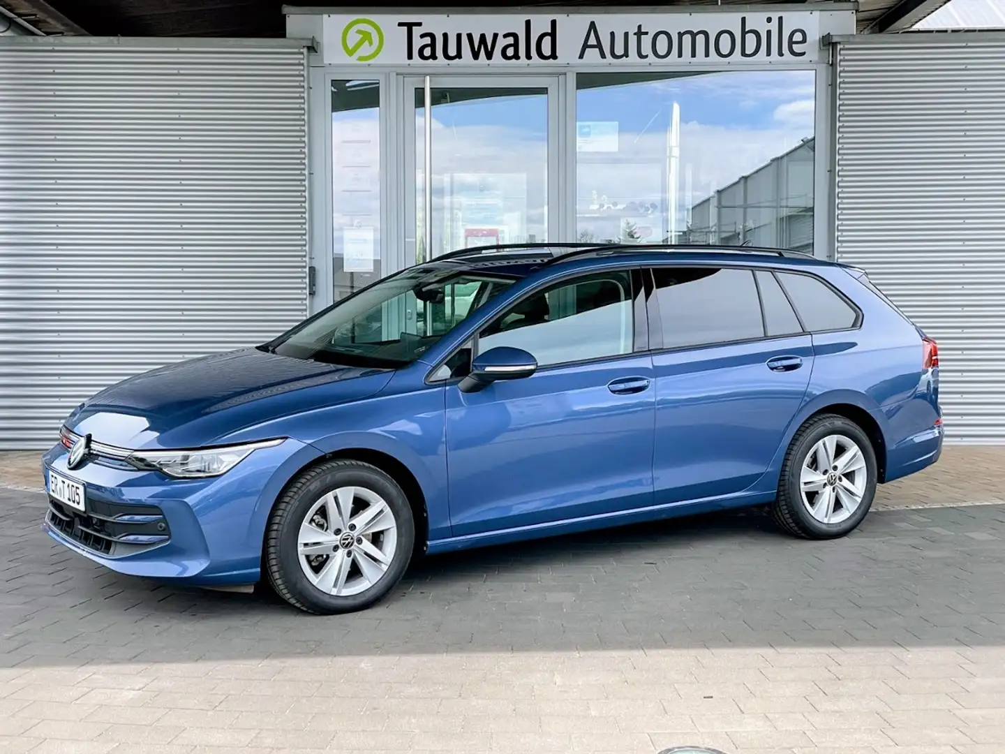 Volkswagen Golf Variant VIII Variant 1.5 TSI Life ACC/RFK/SHZ/LED Blauw - 2
