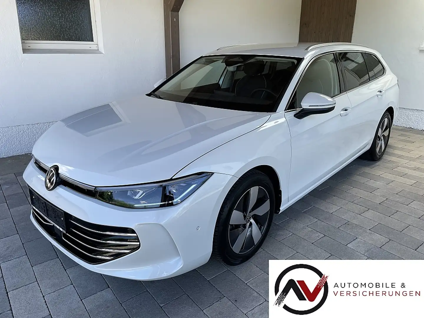 Volkswagen Passat Variant 2.0 TDI SCR Elegance DSG-IQ LIGHT-ACC-AHV-TRAVE... Weiß - 1