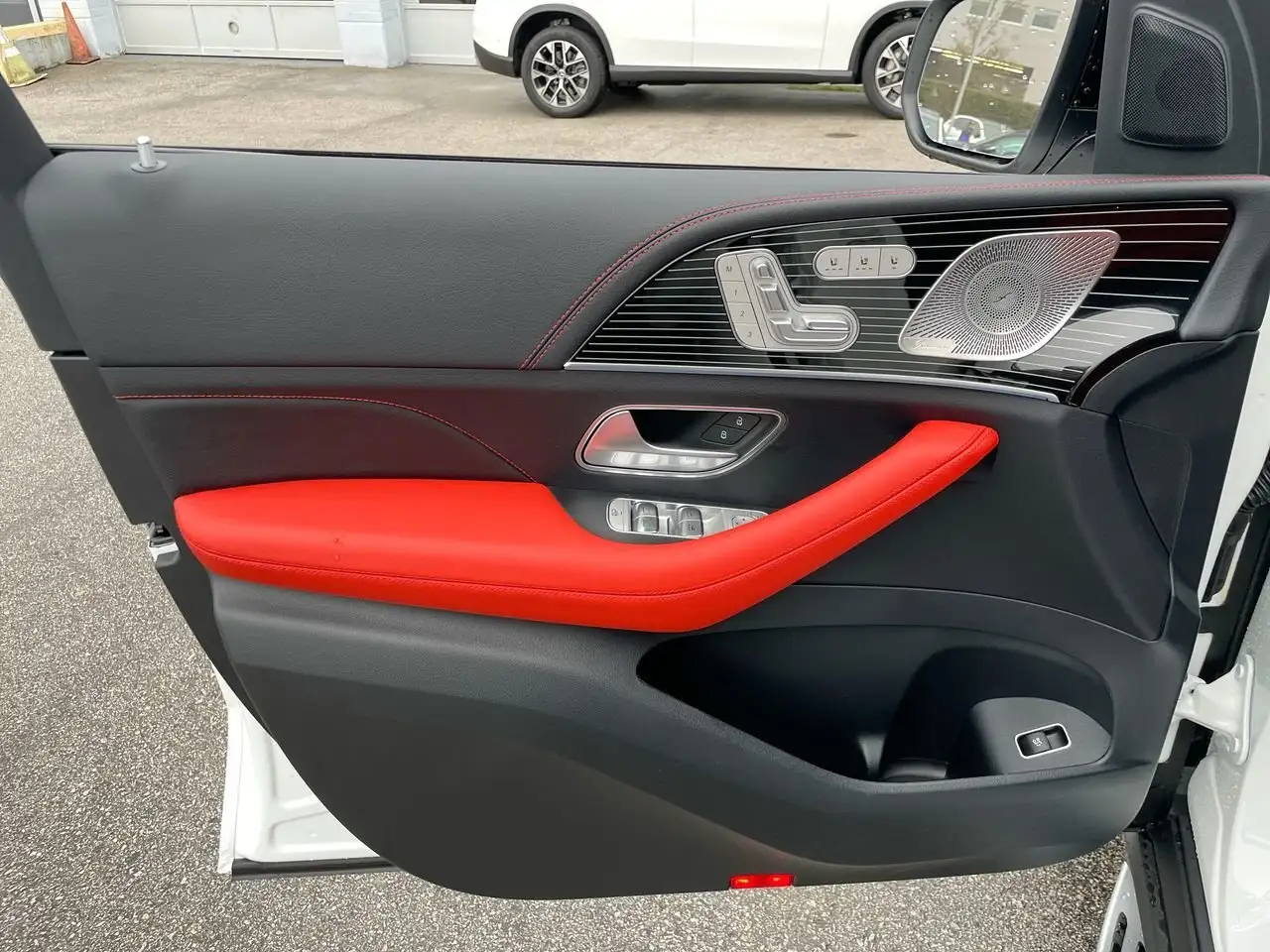Mercedes-Benz GLE снимка Mercedes-Benz GLE